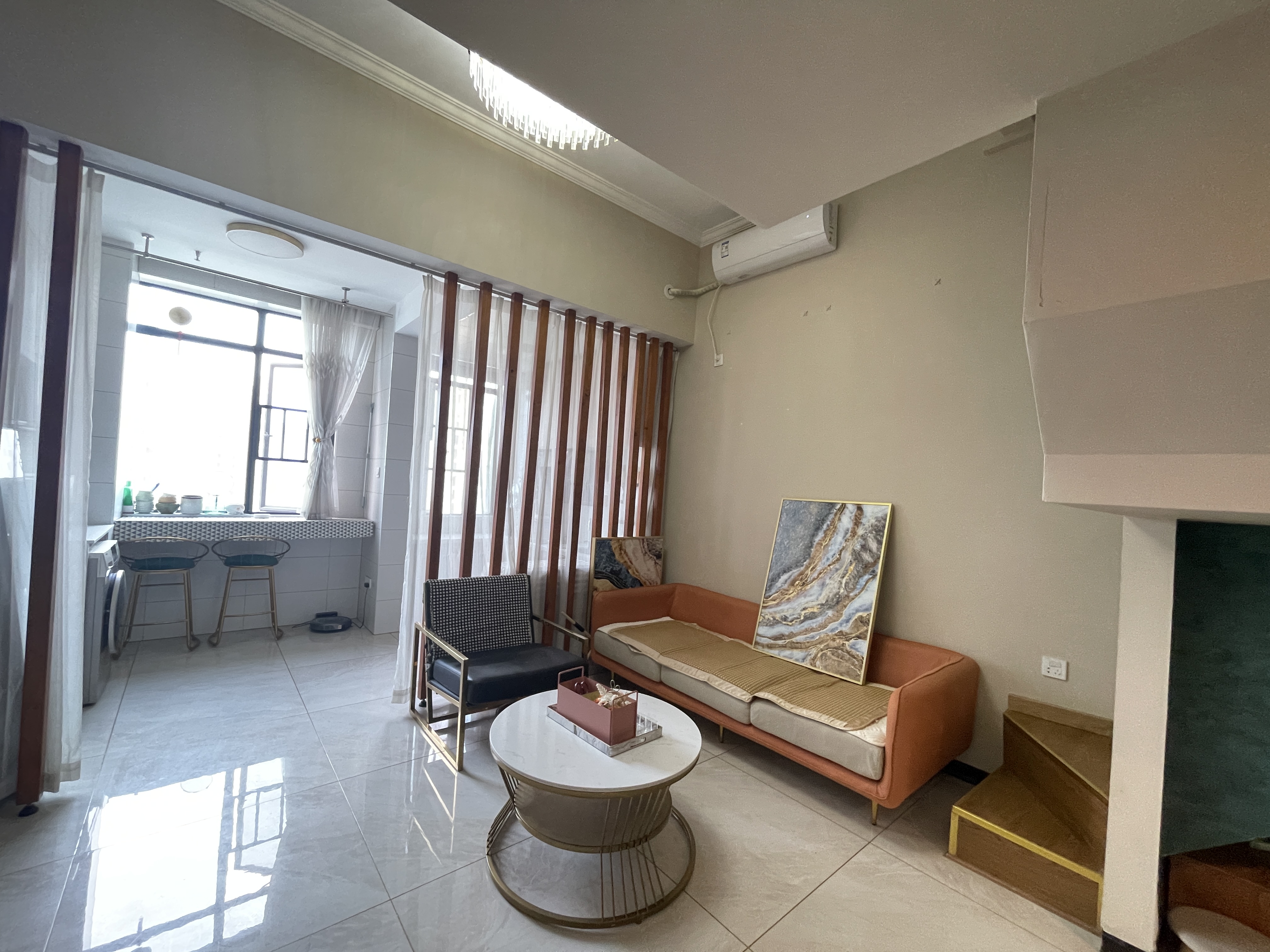 白金汉宫 1室1厅1卫 30.0万 白金汉宫 1室1厅1卫 30.0万室内图