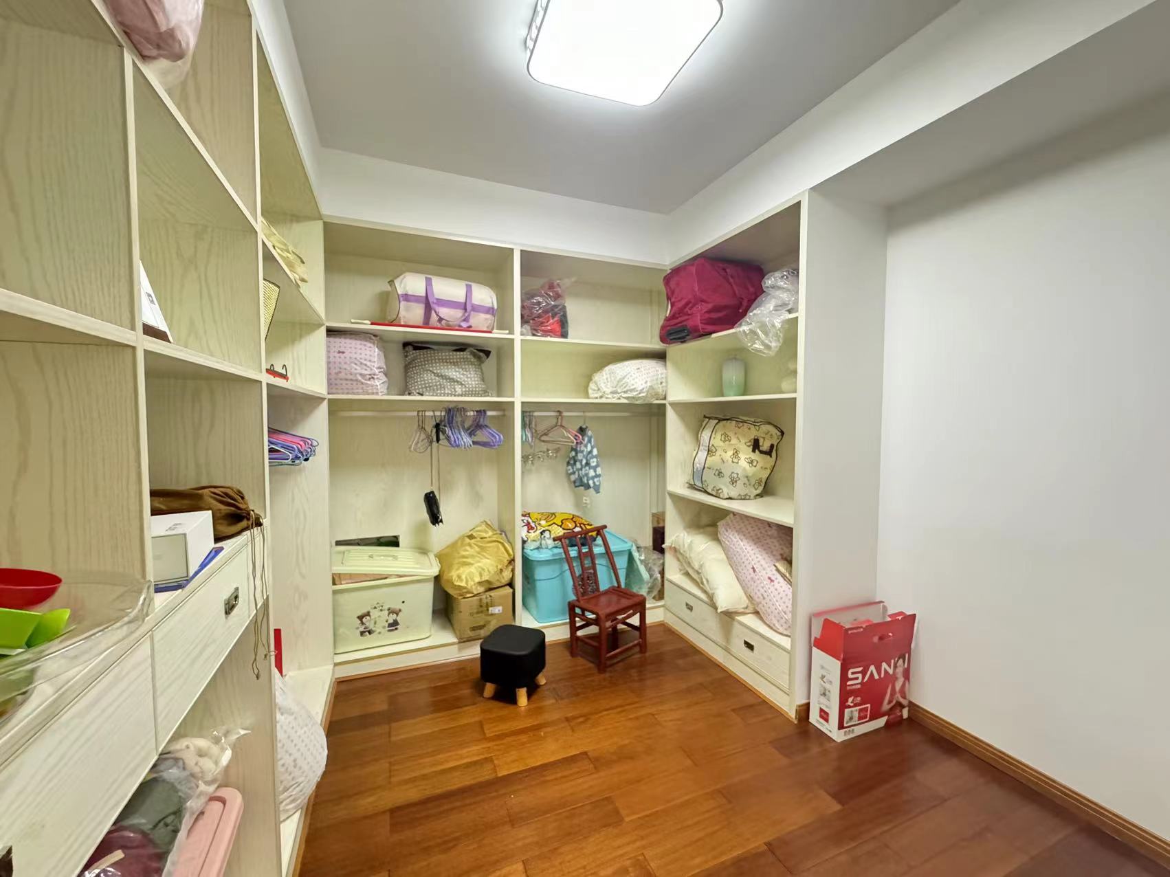 城市公园 4室2厅2卫 60.0万 城市公园 4室2厅2卫 60.0万室内图