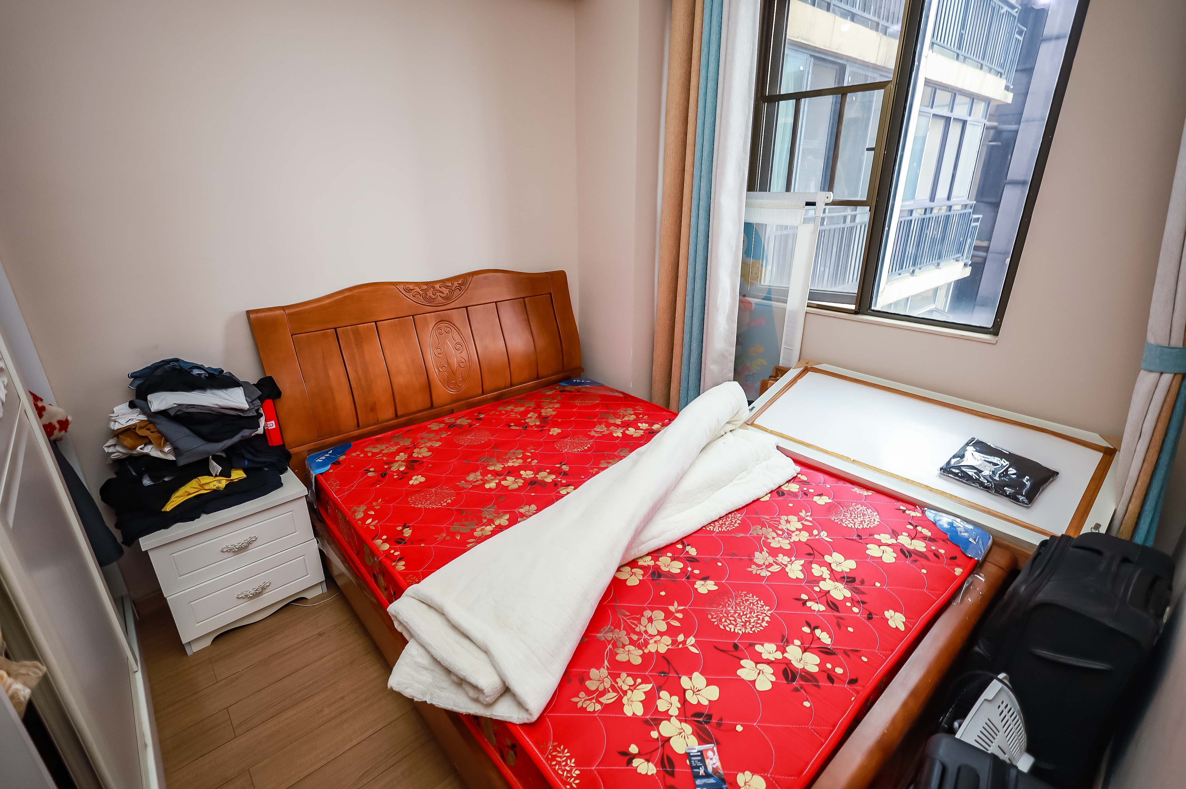 麓谷小镇  3室2厅1卫   69.50万卧室