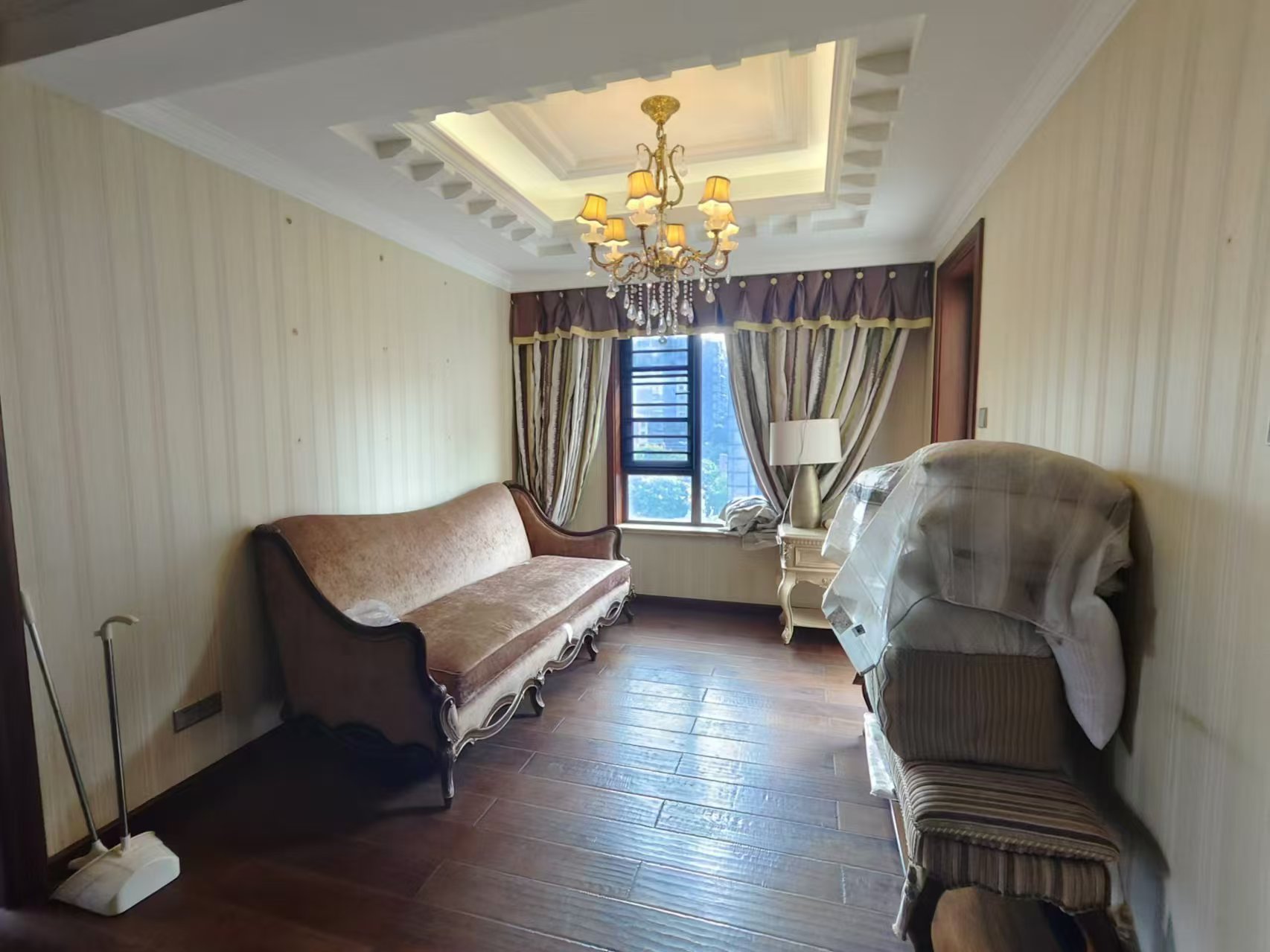 山语云栖 8室3厅3卫 500.0万 山语云栖 8室3厅3卫 500.0万室内图