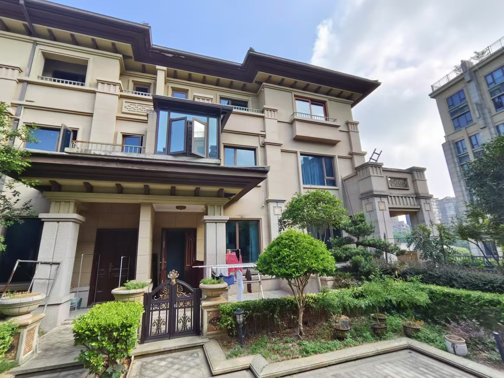 山语云栖 8室3厅3卫 500.0万 山语云栖 8室3厅3卫 500.0万小区图