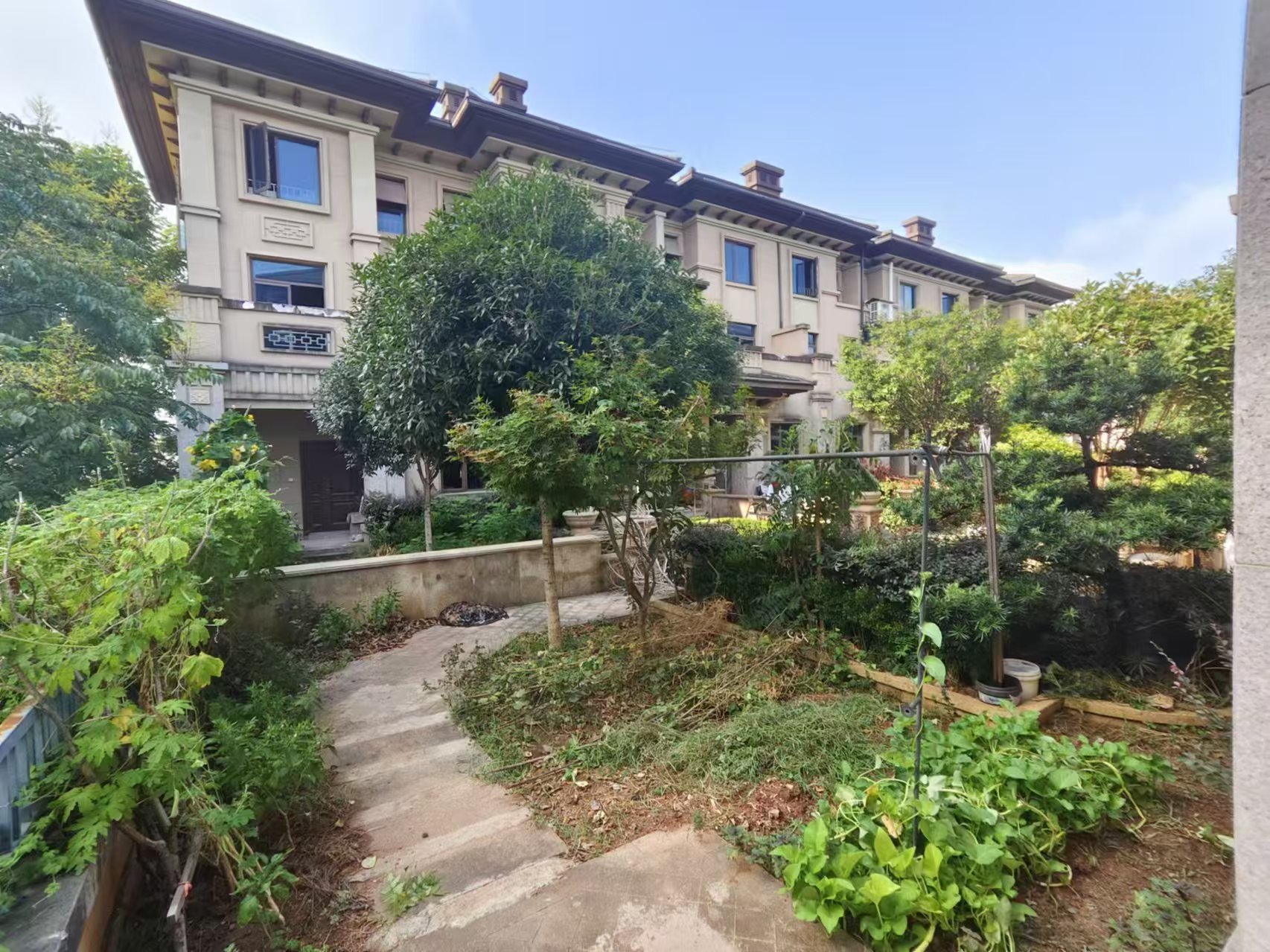 山语云栖 8室3厅3卫 500.0万 山语云栖 8室3厅3卫 500.0万小区图