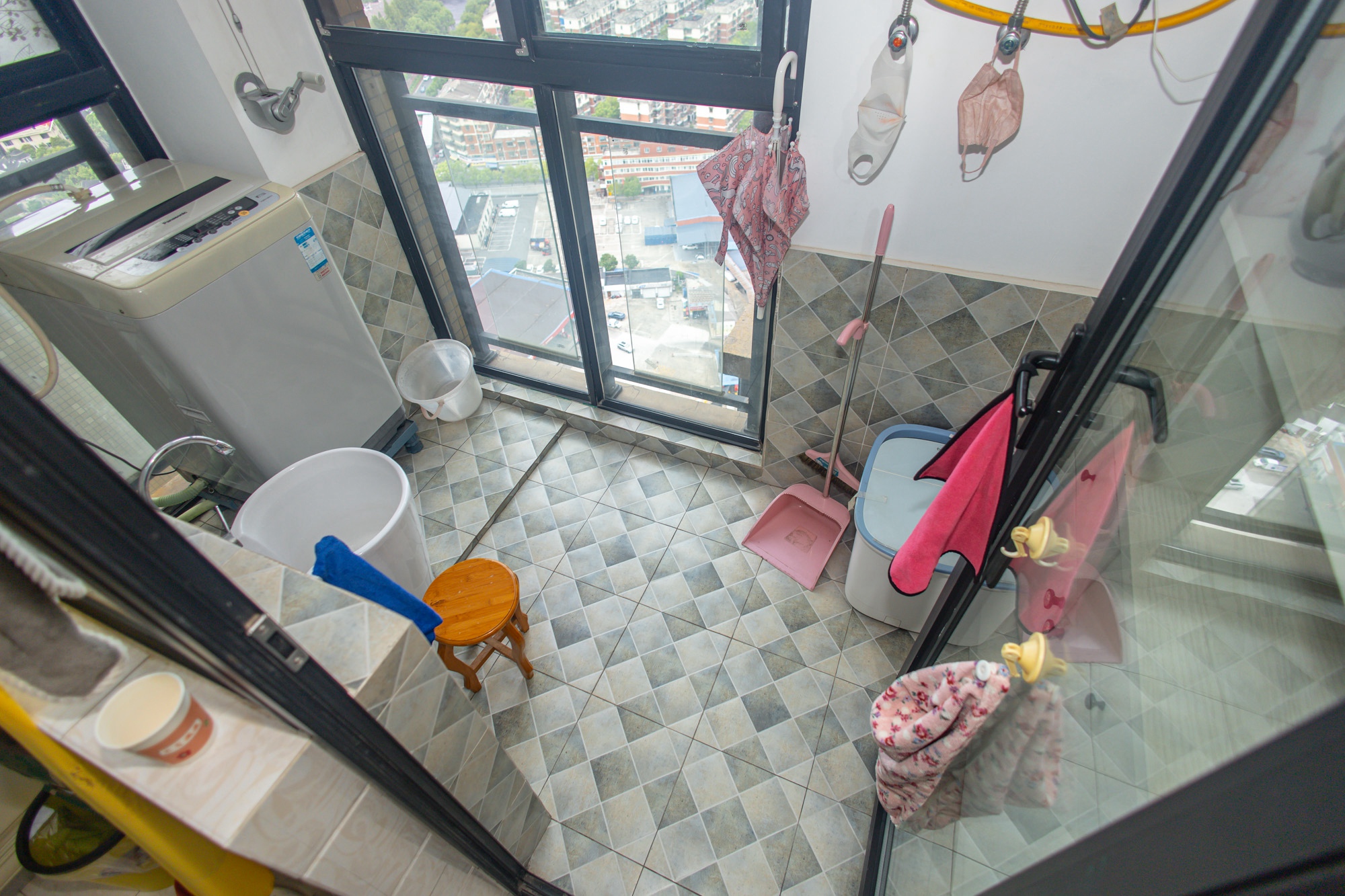 松雅湖金岸 3室2厅2卫 106.0万 松雅湖金岸 3室2厅2卫 106.0万阳台