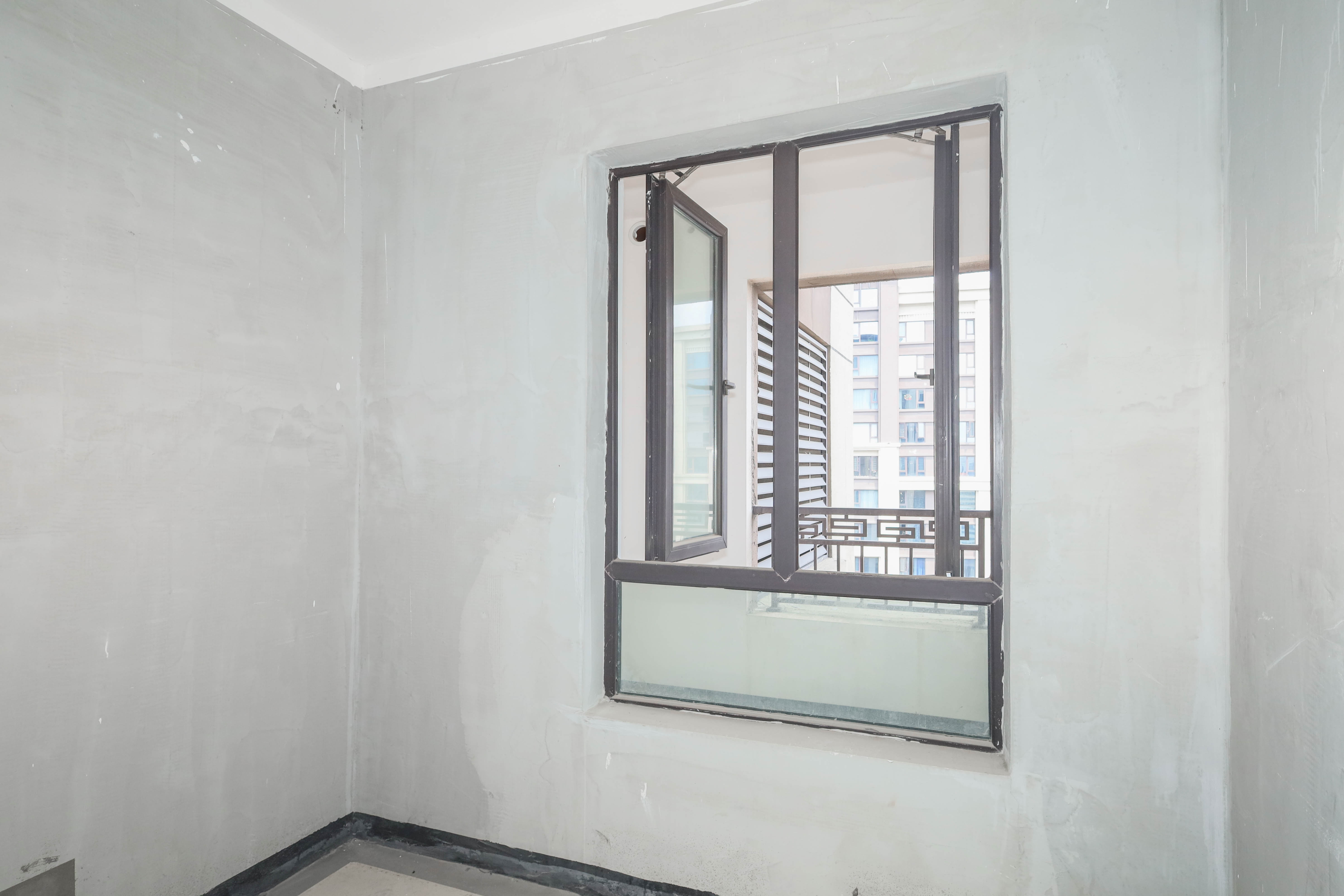 建发央著  4室2厅2卫   269.00万卧室