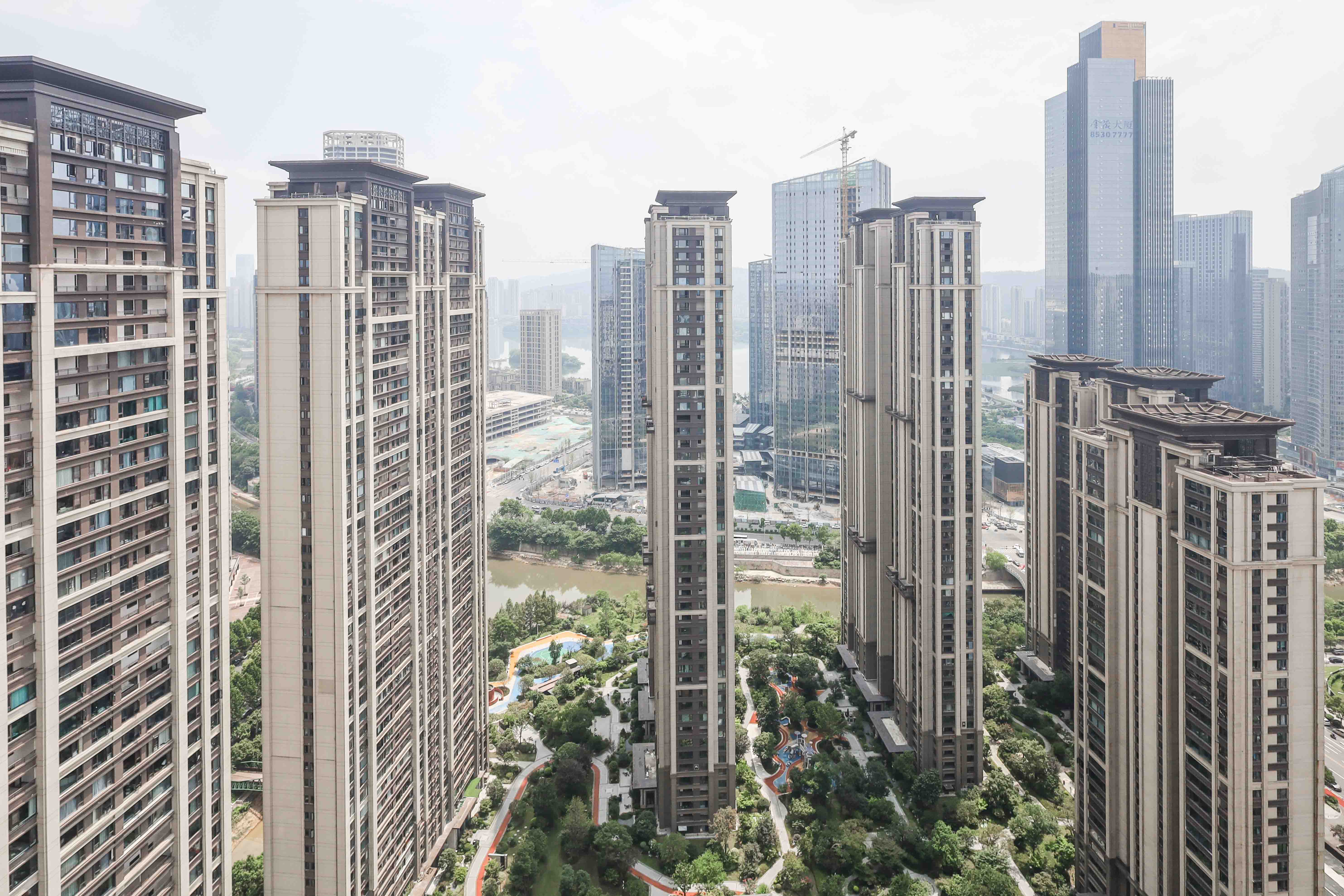 建发央著  4室2厅2卫   269.00万阳台