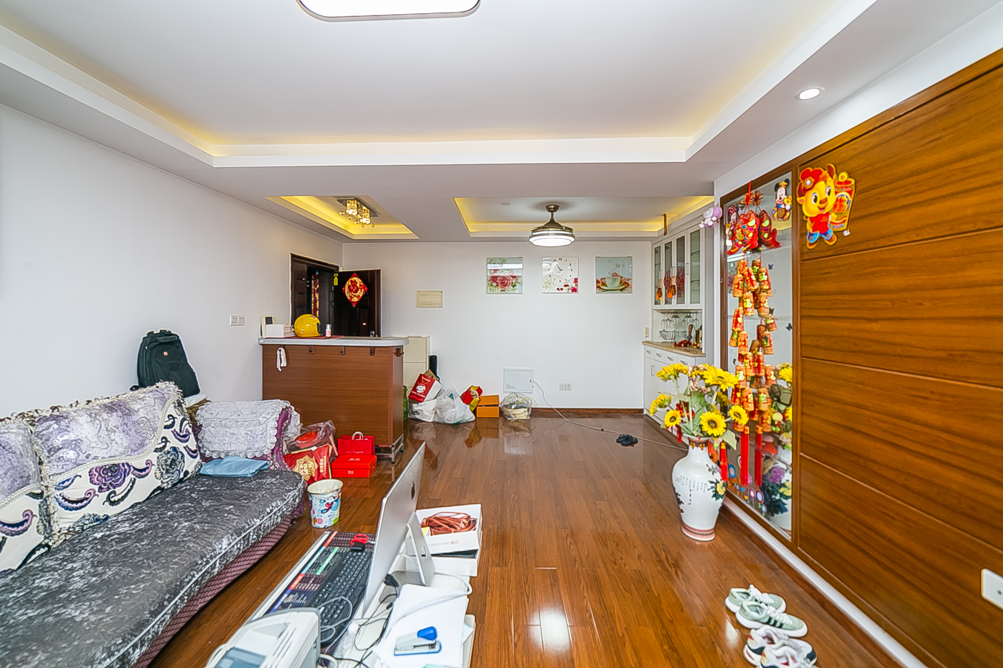 湘江锦绣  3室2厅2卫    106.0万 湘江锦绣  3室2厅2卫    106.0万客厅