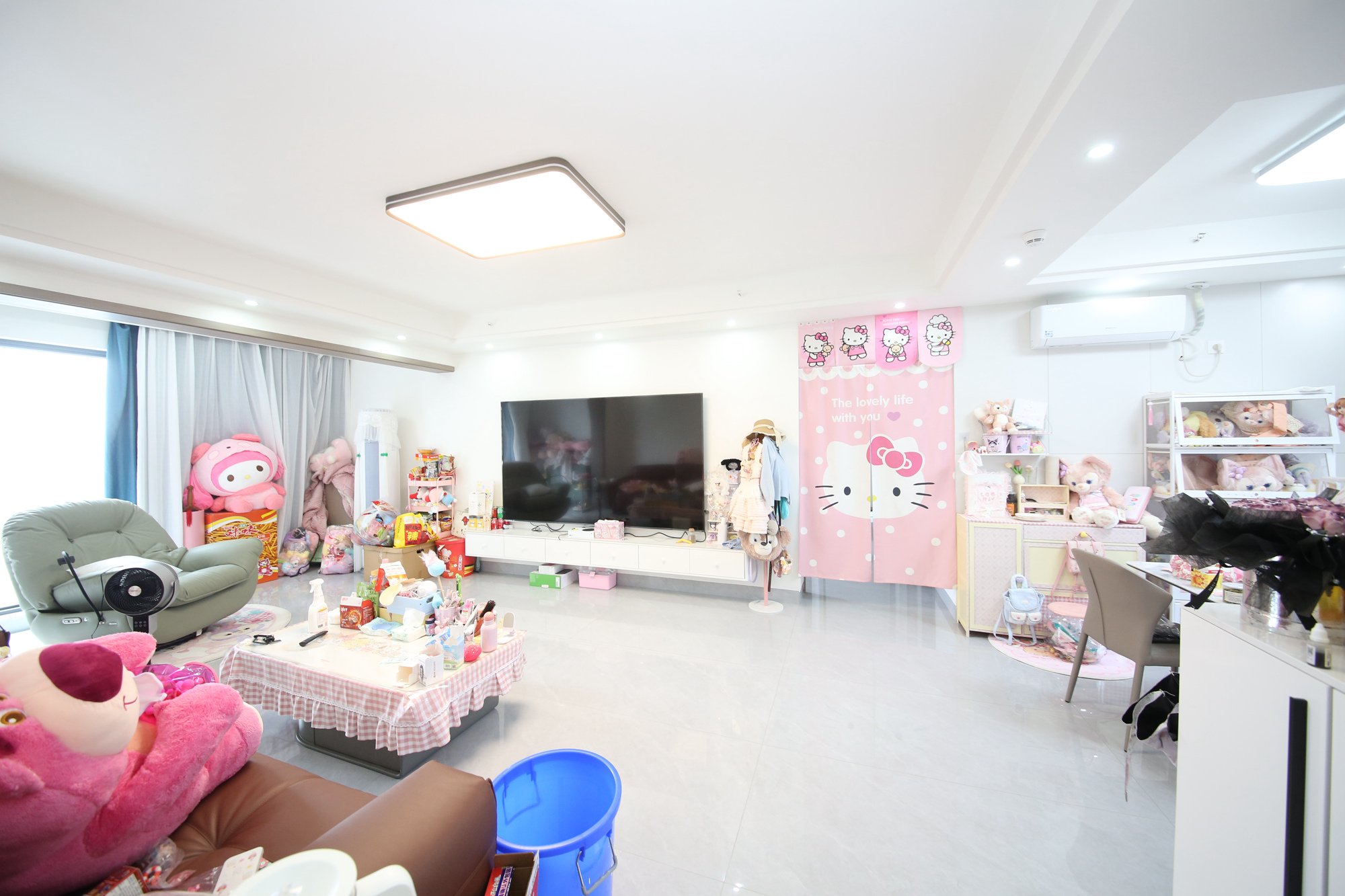 阳光城檀悦  4室2厅2卫   258.00万客厅