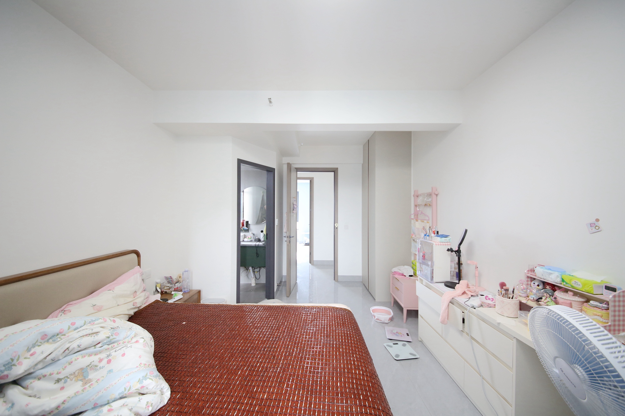 阳光城檀悦  4室2厅2卫   258.00万卧室