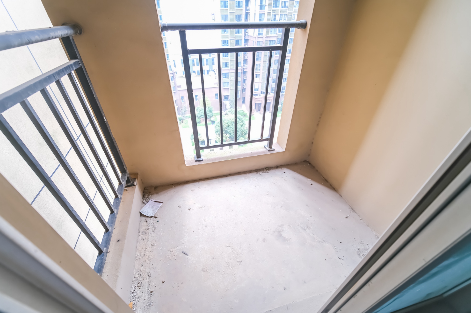 荣盛花语城 3室2厅1卫 55.0万 荣盛花语城 3室2厅1卫 55.0万阳台