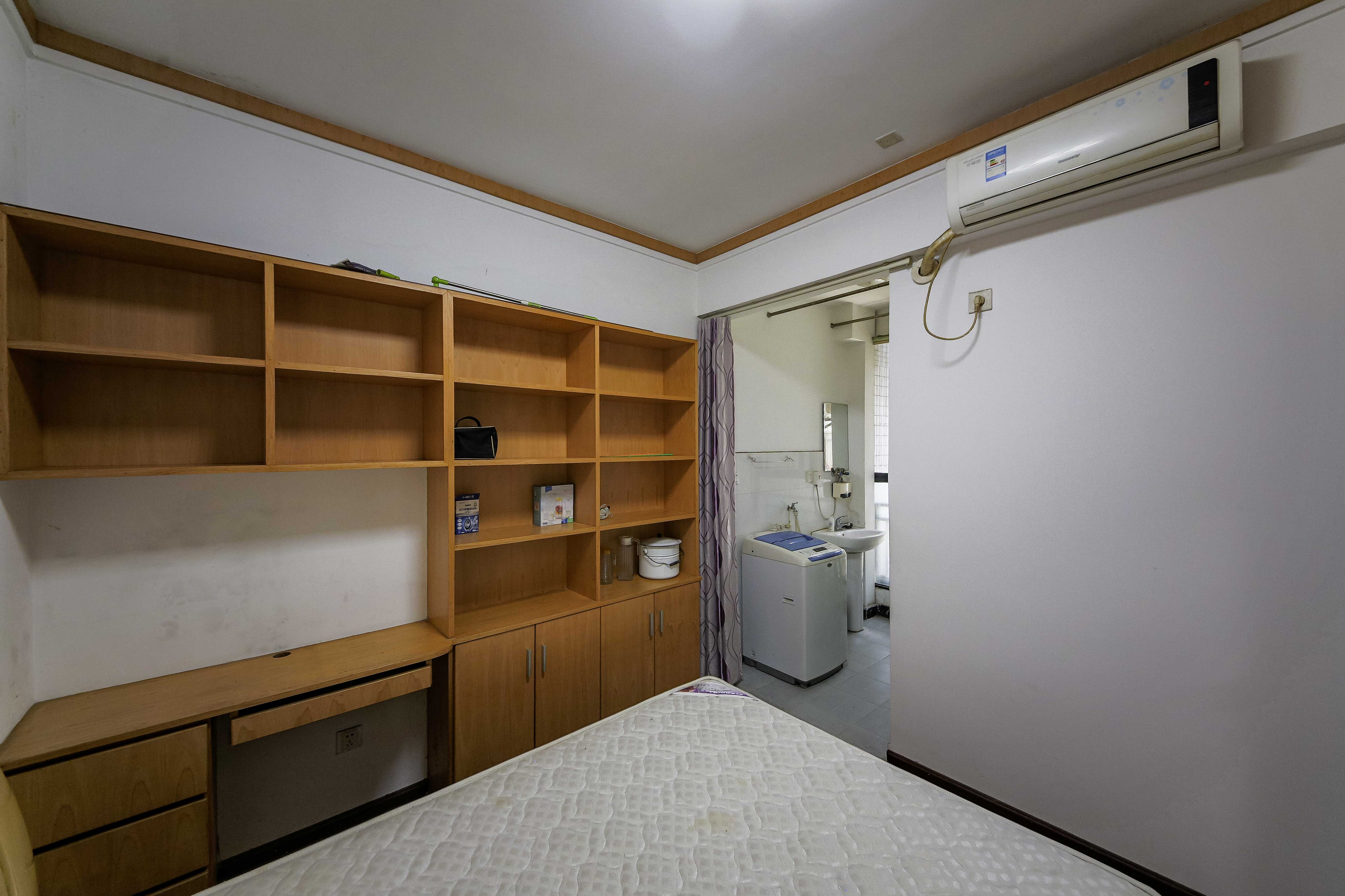 长大彩虹都  3室2厅2卫    77.0万 长大彩虹都  3室2厅2卫    77.0万卧室