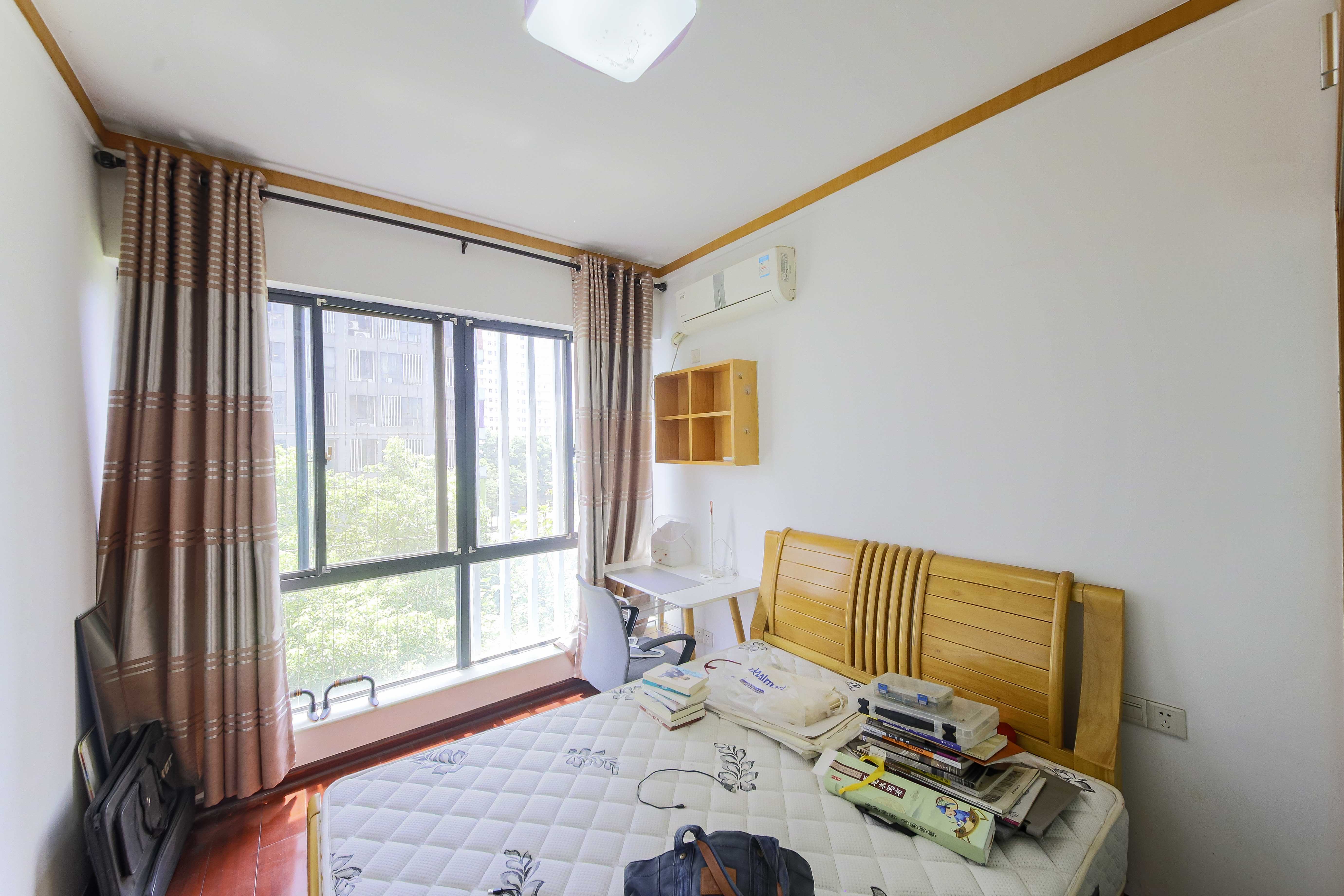 长大彩虹都  3室2厅2卫    77.0万 长大彩虹都  3室2厅2卫    77.0万卧室