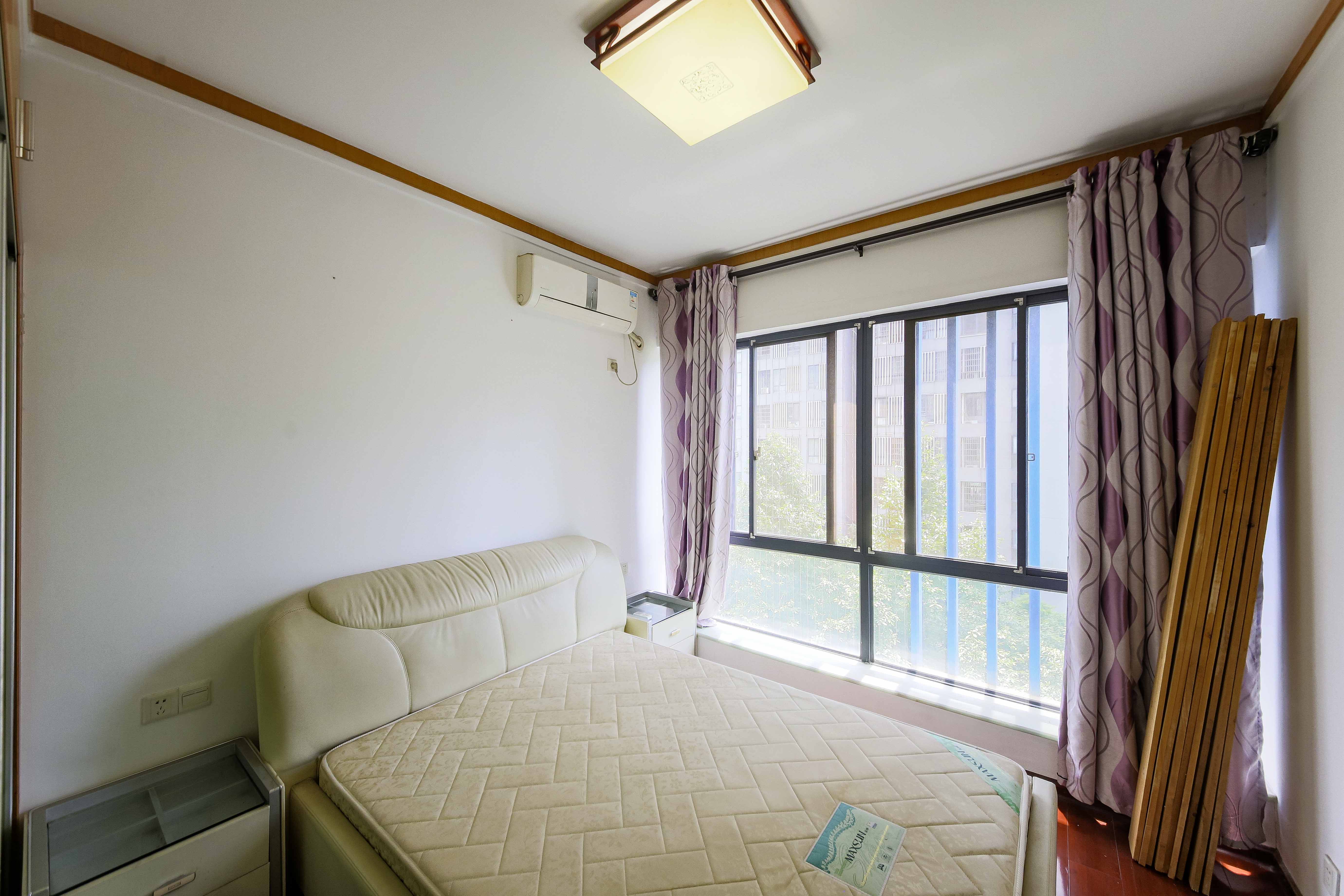 长大彩虹都  3室2厅2卫    77.0万 长大彩虹都  3室2厅2卫    77.0万卧室