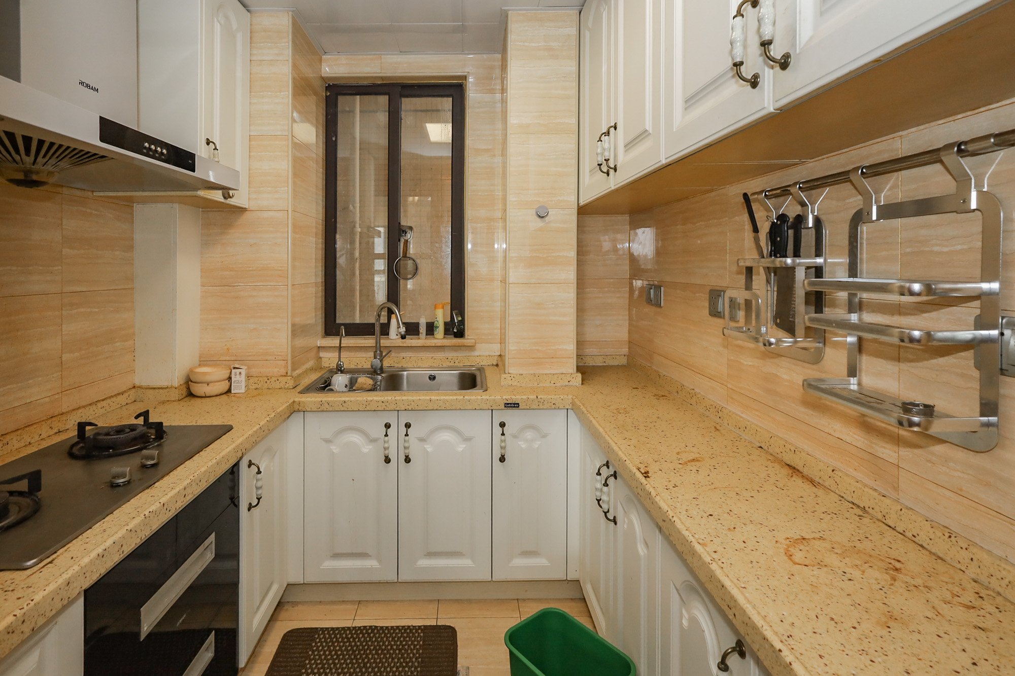 钰龙天下二期(钰龙佳园) 3室2厅1卫 243.0万 钰龙天下二期(钰龙佳园) 3室2厅1卫 243.0万厨房