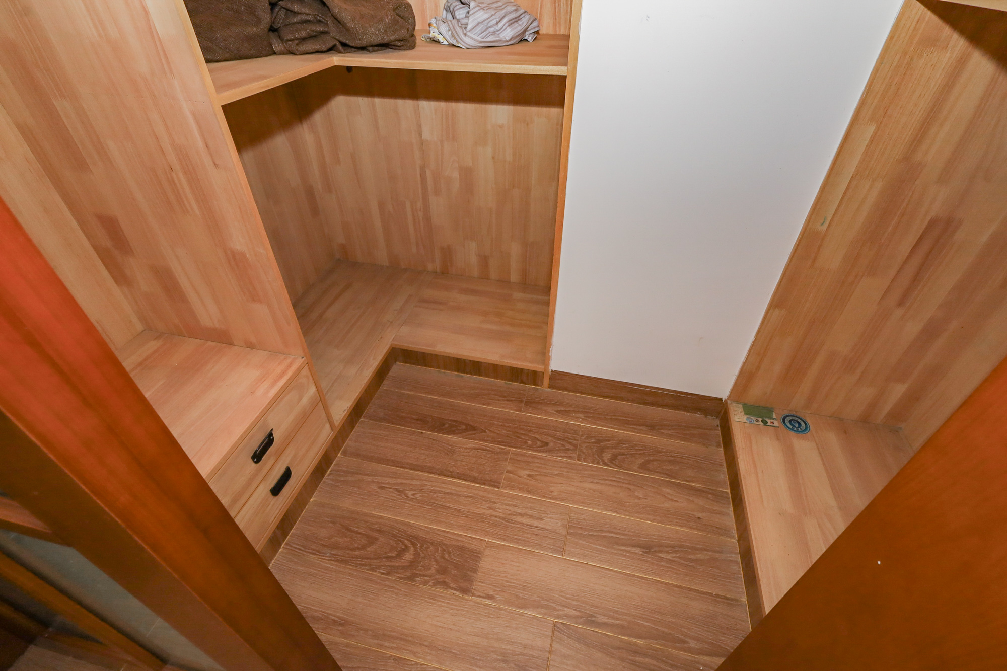 钰龙天下二期(钰龙佳园) 3室2厅1卫 243.0万 钰龙天下二期(钰龙佳园) 3室2厅1卫 243.0万其他