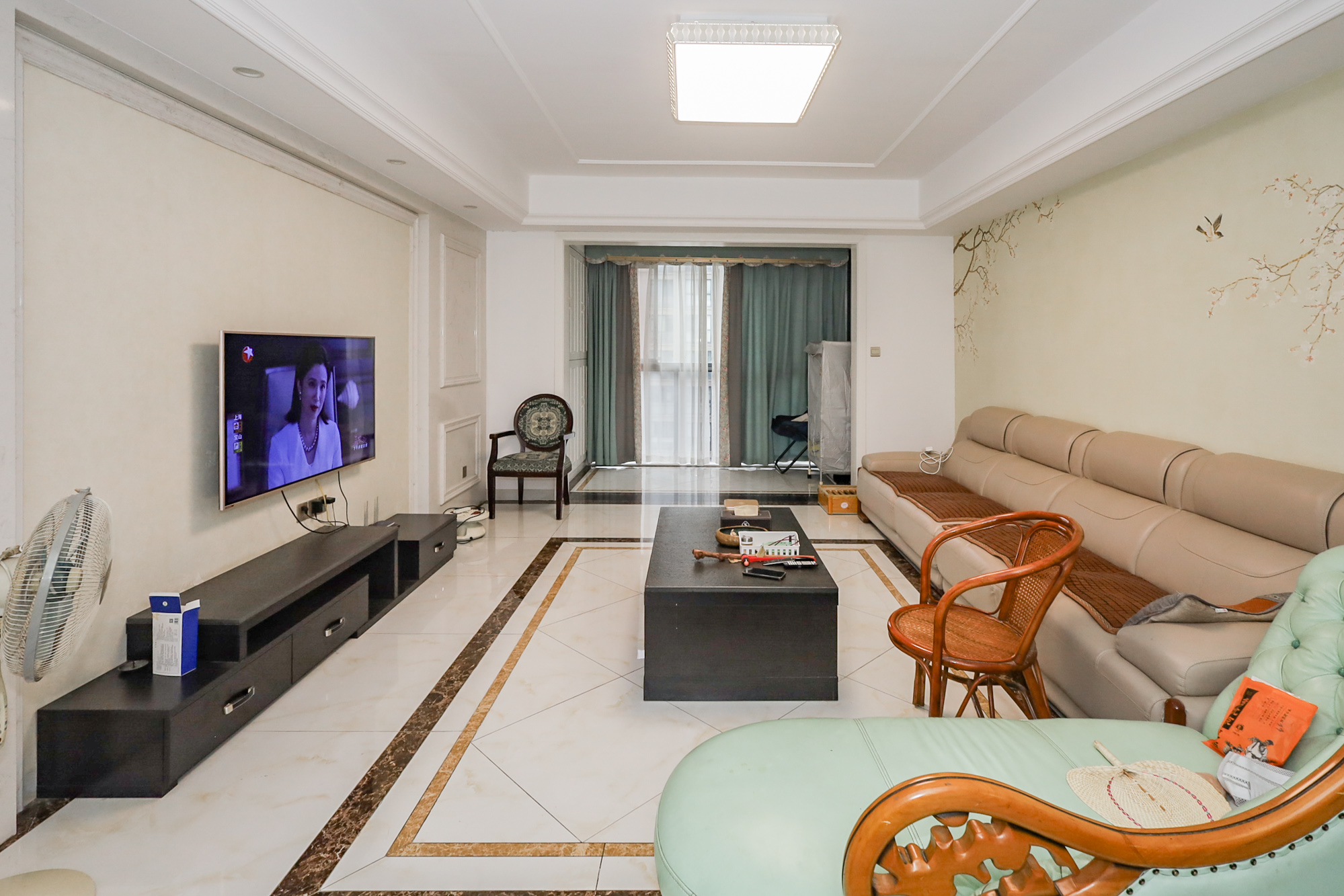 八方小区B区  3室2厅2卫    430.0万 八方小区B区  3室2厅2卫    430.0万