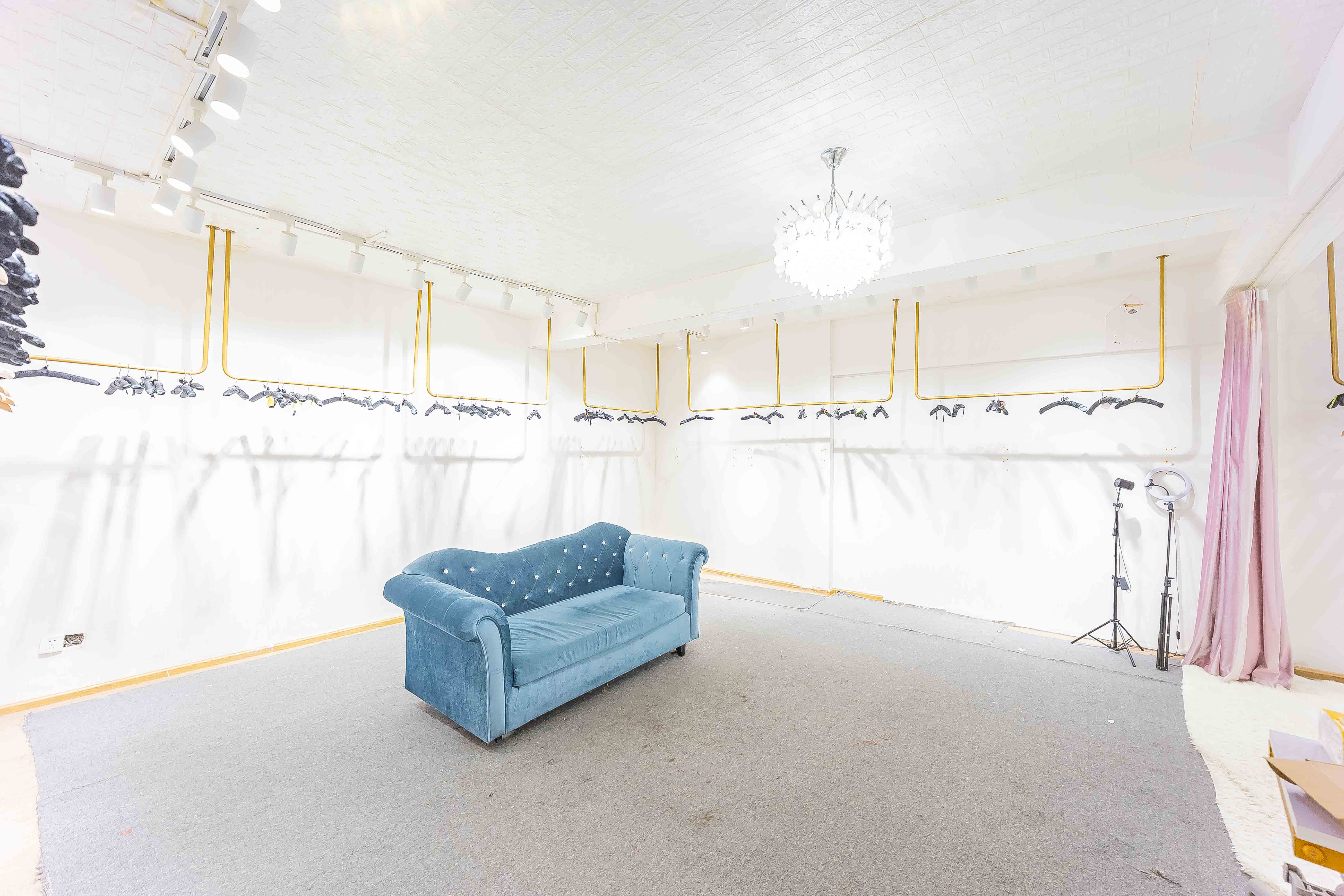 摩天一号  1室1厅1卫    36.0万 摩天一号  1室1厅1卫    36.0万客厅