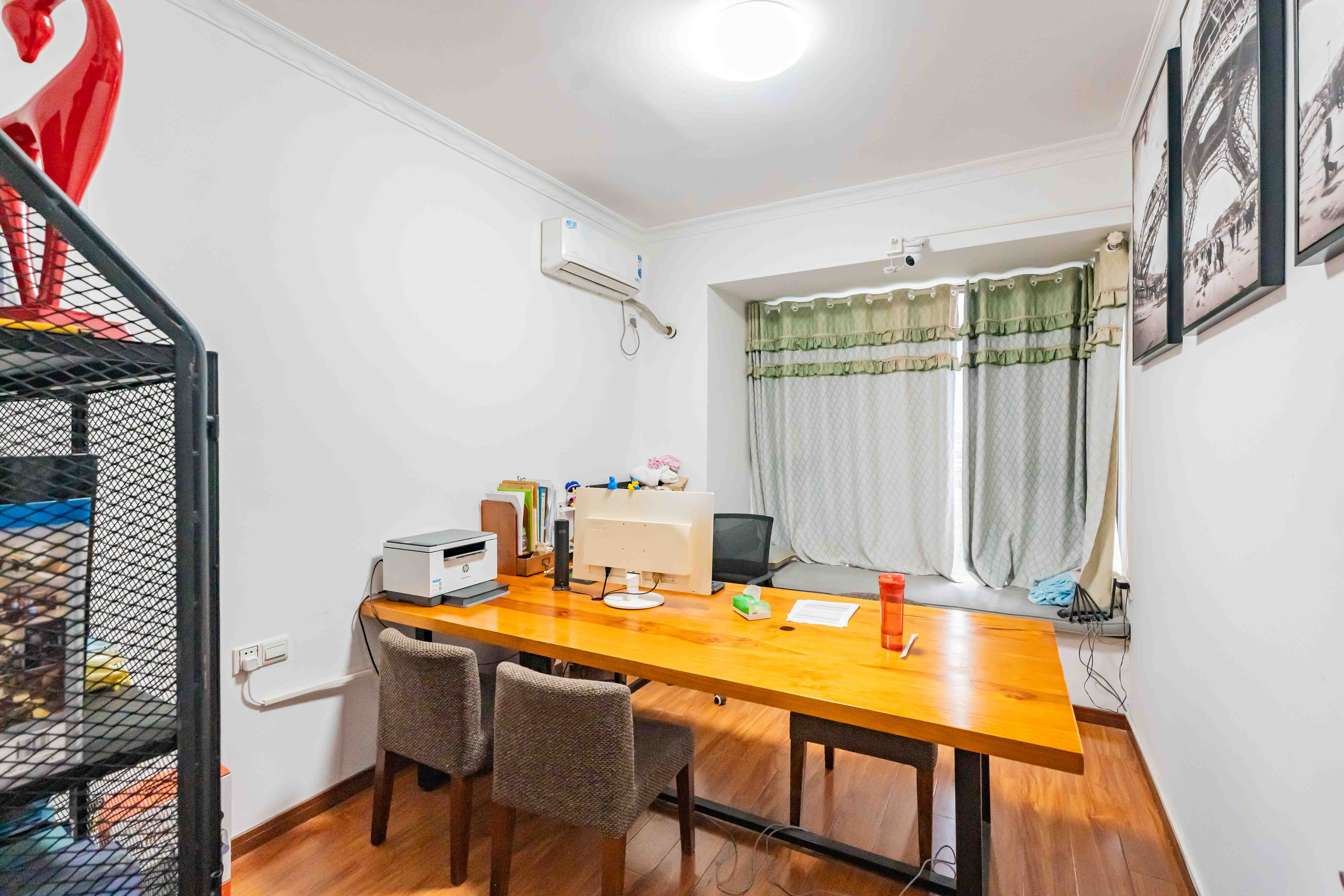 藏珑湖上国际花园  4室2厅1卫    128.0万卧室