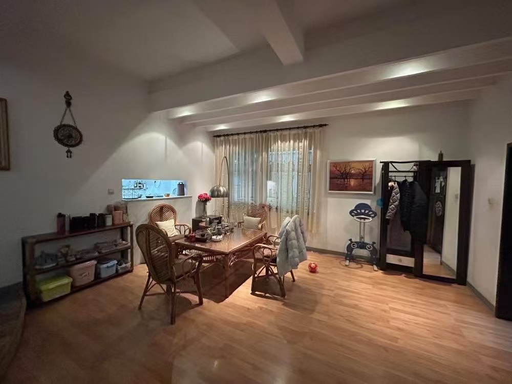 珠江花园 5室2厅3卫 290.0万 珠江花园 5室2厅3卫 290.0万室内图