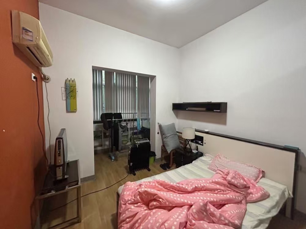 珠江花园 5室2厅3卫 290.0万 珠江花园 5室2厅3卫 290.0万室内图