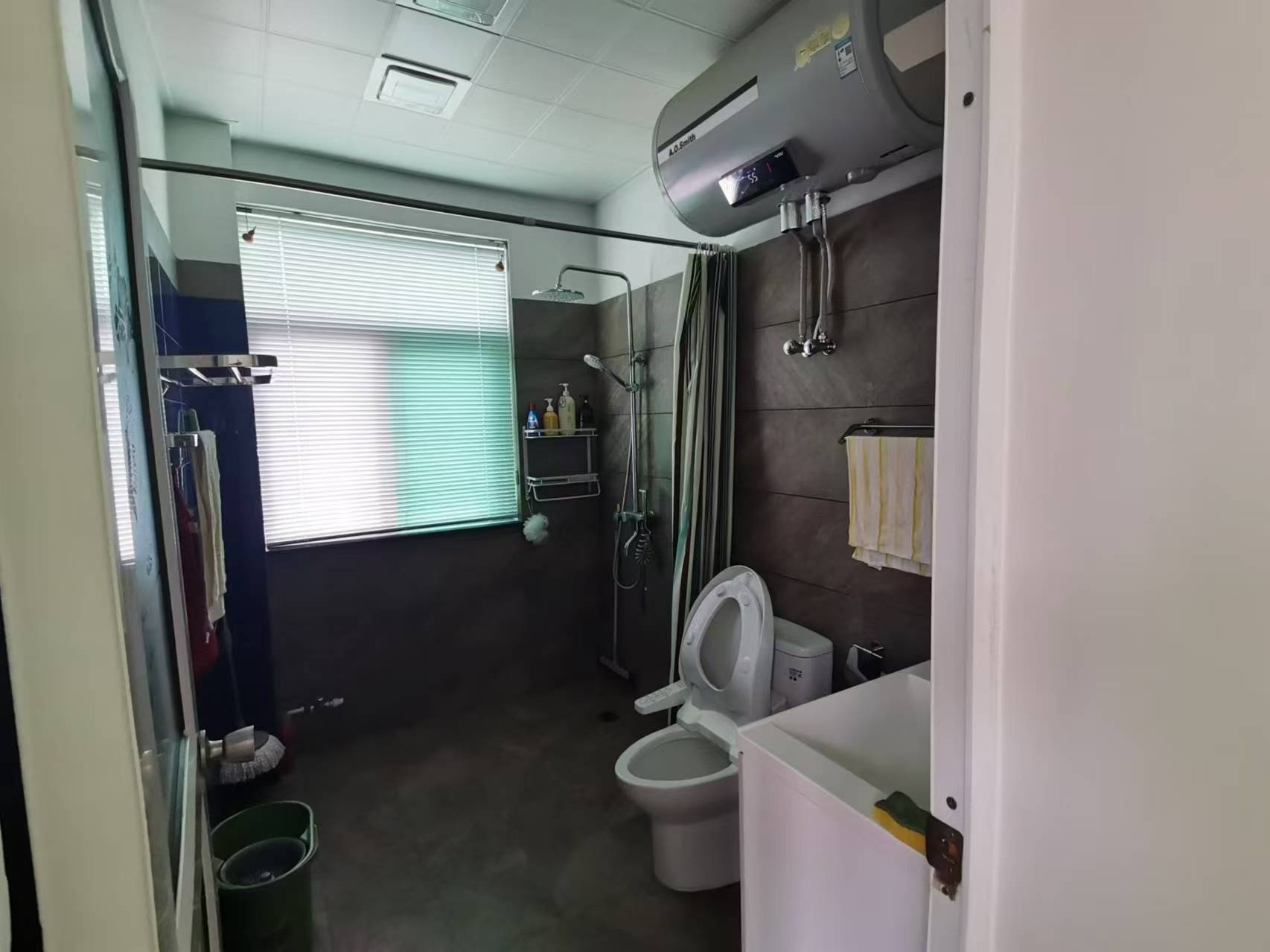 珠江花园 5室2厅3卫 290.0万 珠江花园 5室2厅3卫 290.0万室内图