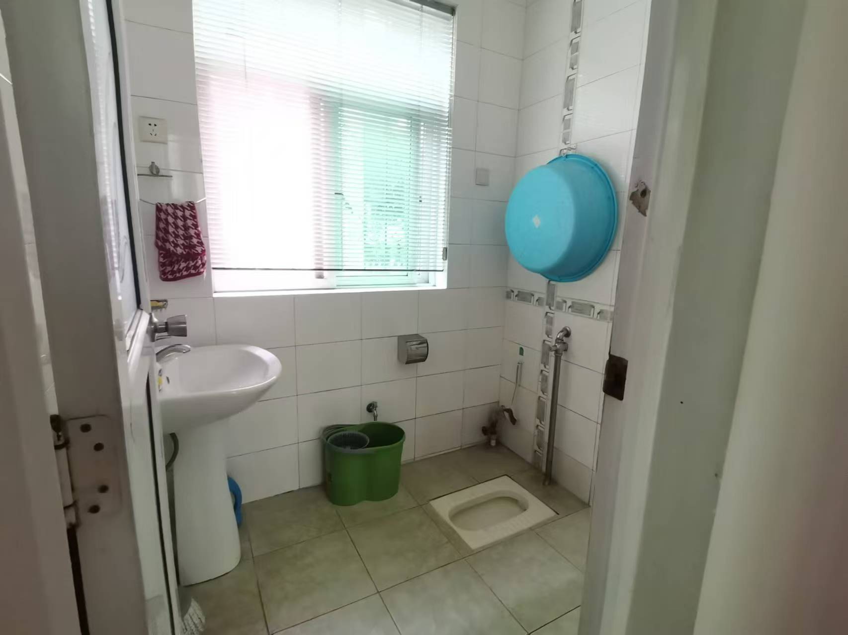 珠江花园 5室2厅3卫 290.0万 珠江花园 5室2厅3卫 290.0万室内图