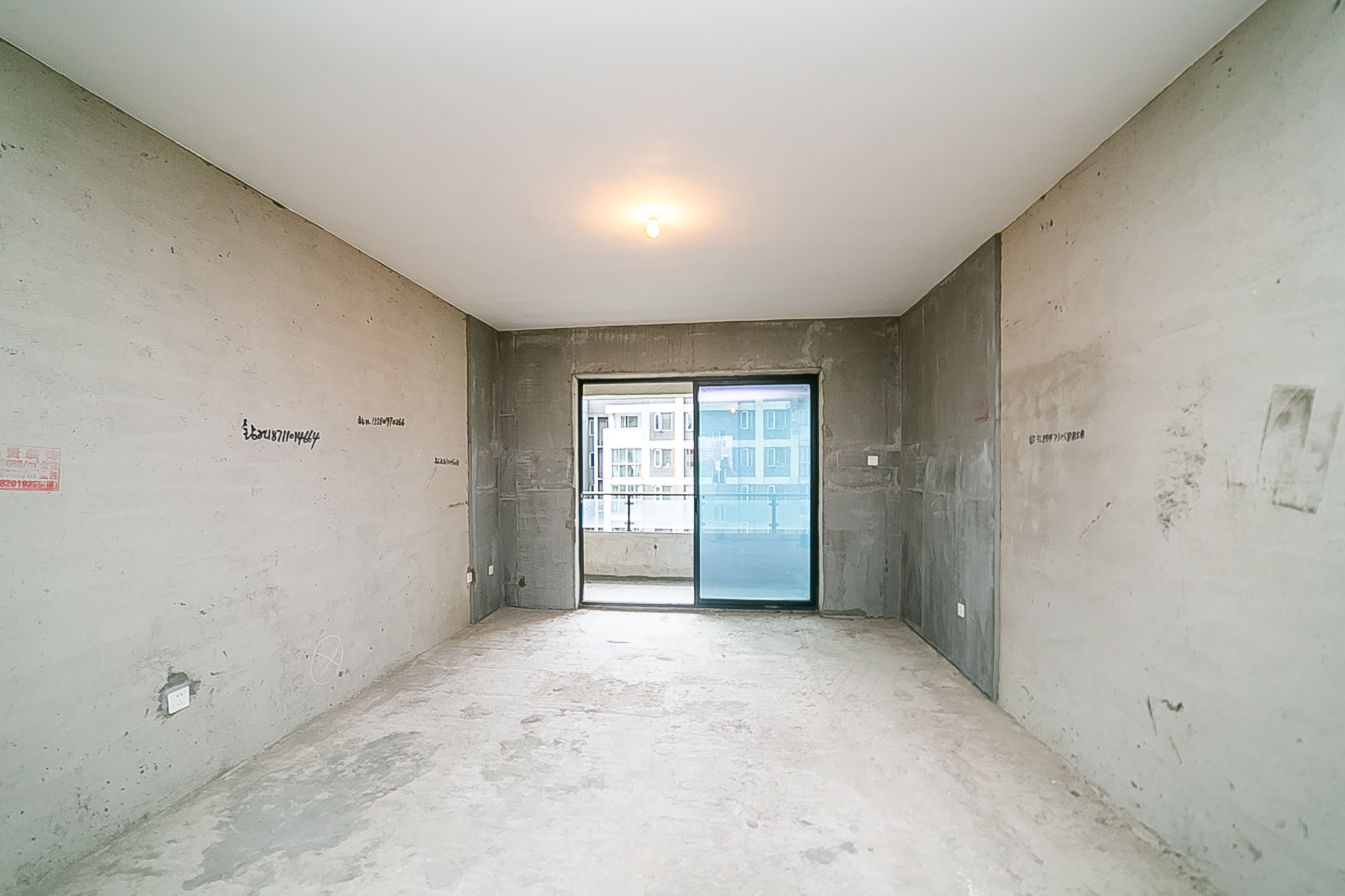 天鸿天府(天鸿中央大院) 4室2厅3卫 168.0万 天鸿天府(天鸿中央大院) 4室2厅3卫 168.0万客厅