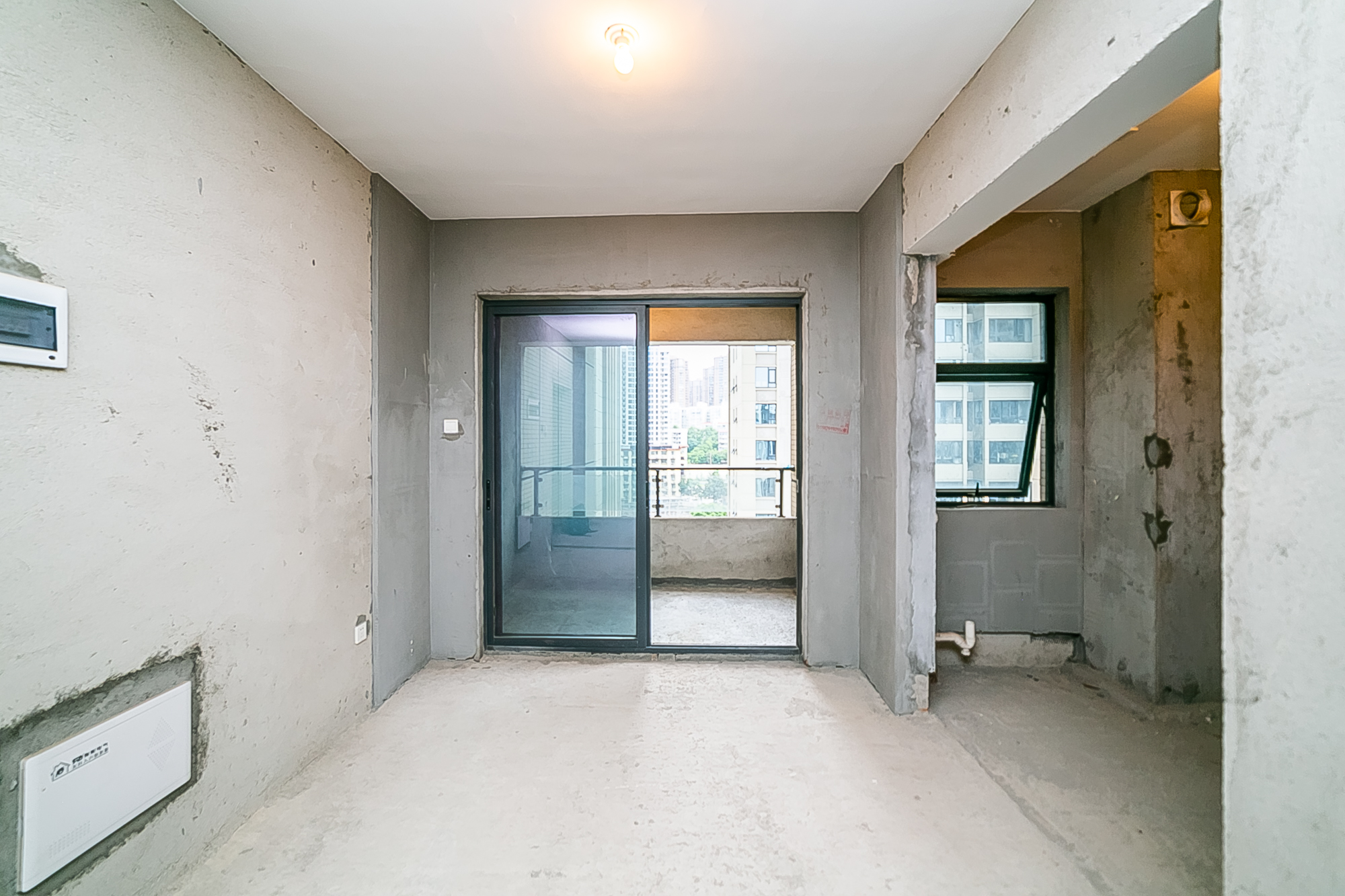 天鸿天府（天鸿中央大院）  4室2厅3卫    168.0万客厅