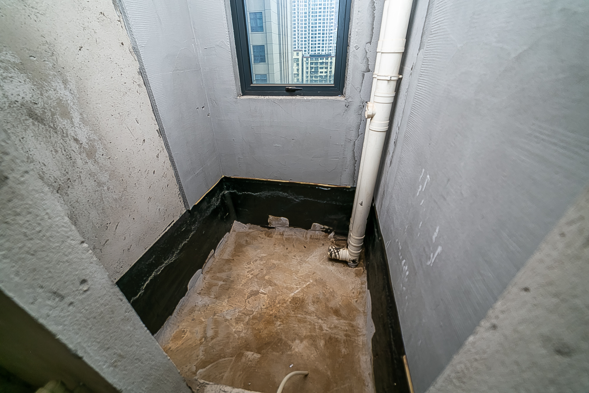 天鸿天府（天鸿中央大院）  4室2厅3卫    168.0万卫生间