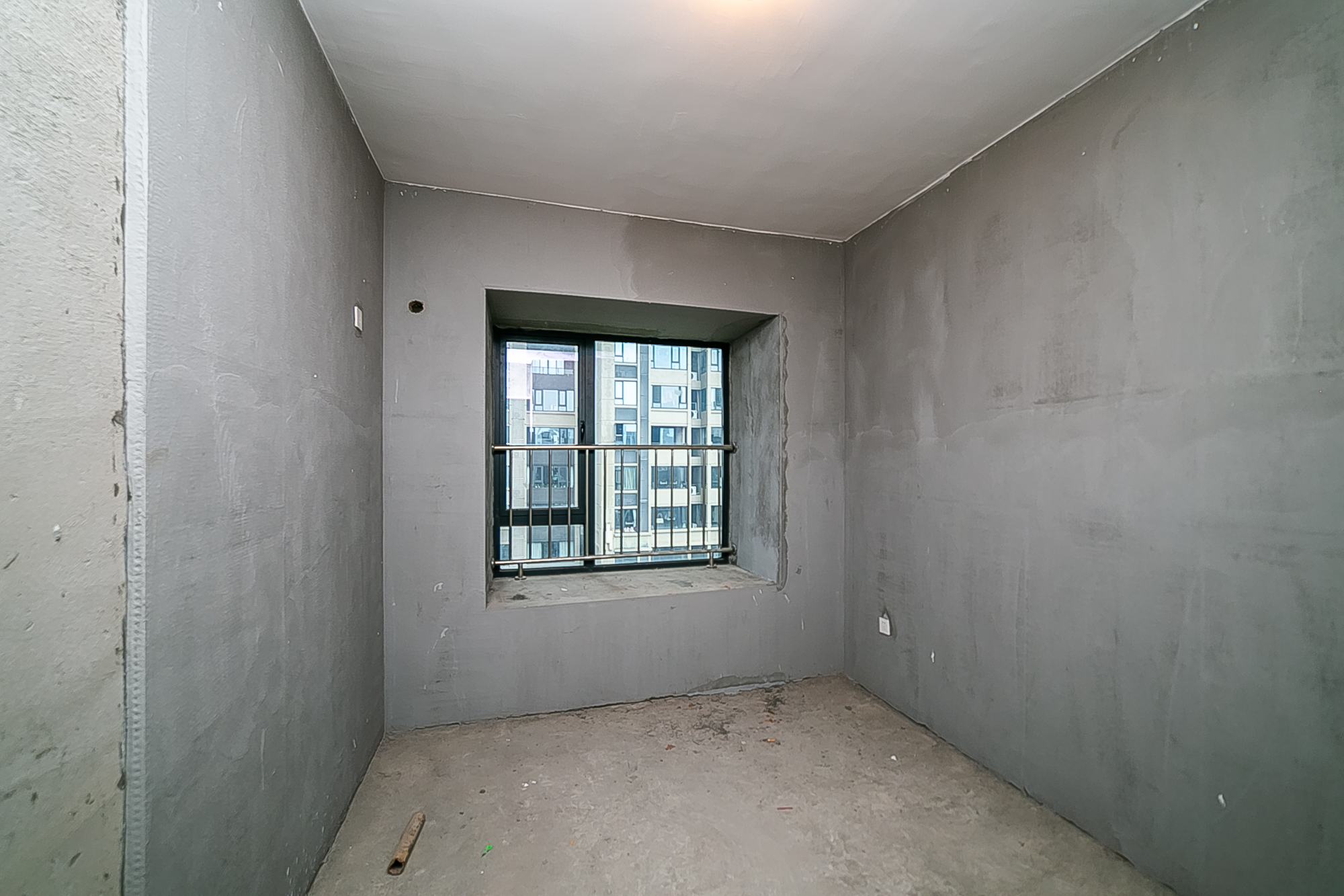 天鸿天府（天鸿中央大院）  4室2厅3卫    168.0万卧室