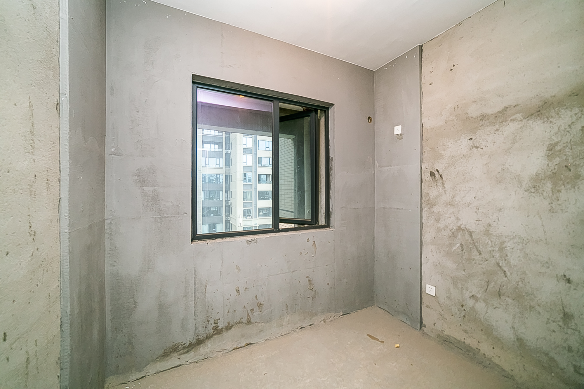 天鸿天府(天鸿中央大院) 4室2厅3卫 168.0万 天鸿天府(天鸿中央大院) 4室2厅3卫 168.0万卧室