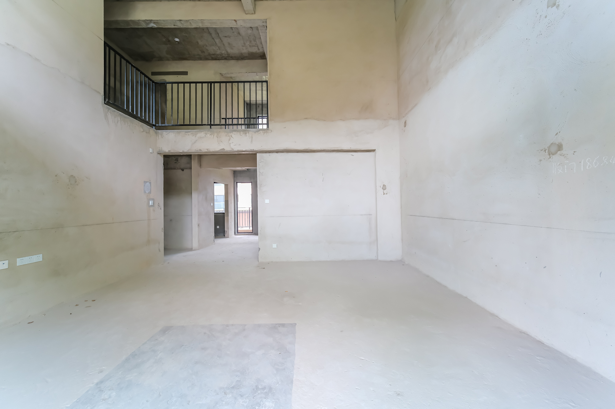 合能枫丹新里  4室2厅2卫    136.8万 合能枫丹新里  4室2厅2卫    136.8万客厅