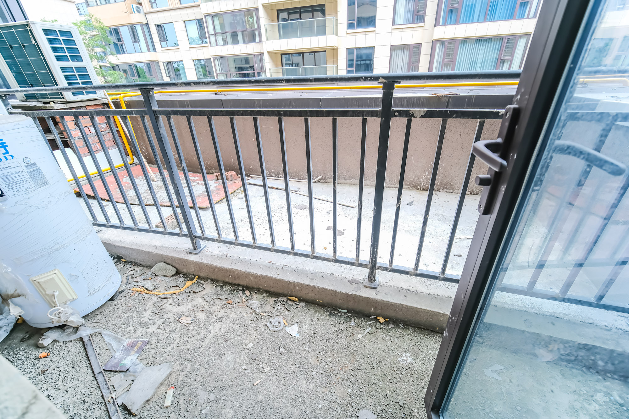 合能枫丹新里  4室2厅2卫    136.8万 合能枫丹新里  4室2厅2卫    136.8万阳台