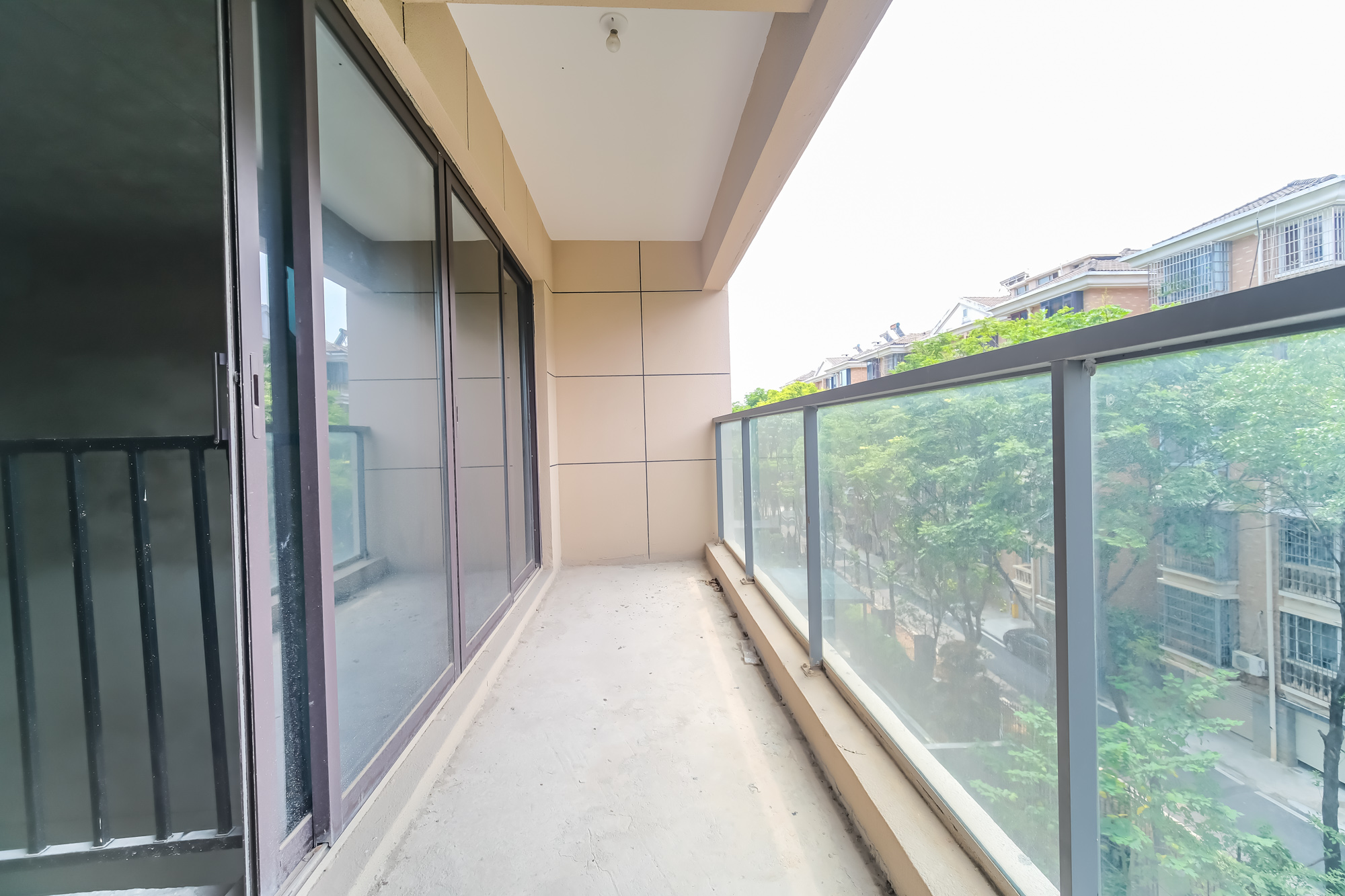 合能枫丹新里  4室2厅2卫    136.8万 合能枫丹新里  4室2厅2卫    136.8万阳台