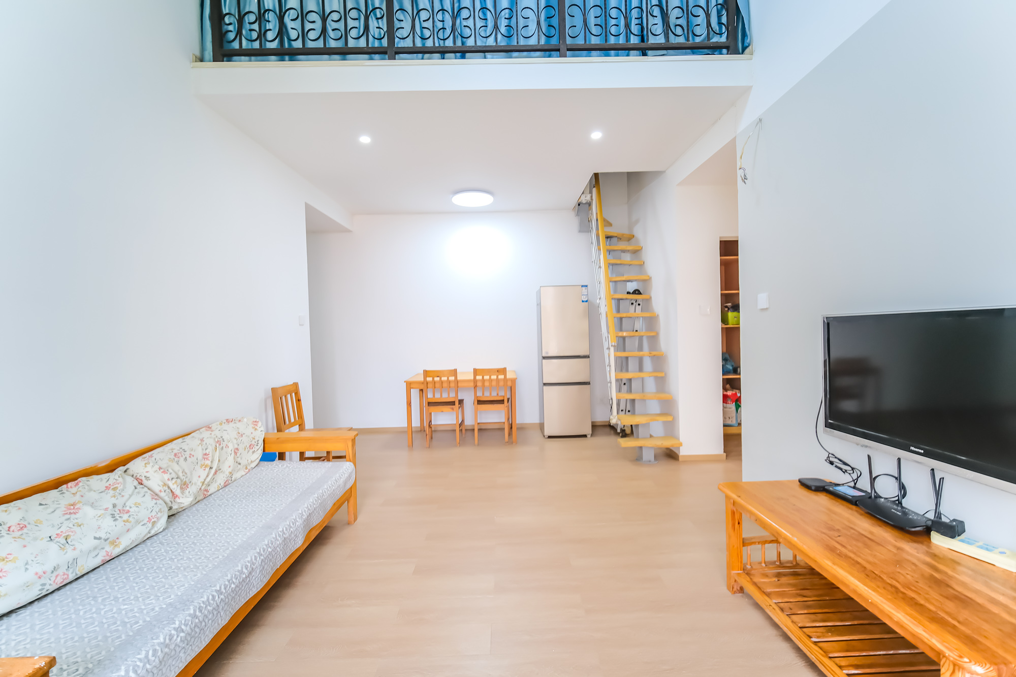 山水湾  2室1厅1卫    45.0万 山水湾  2室1厅1卫    45.0万客厅