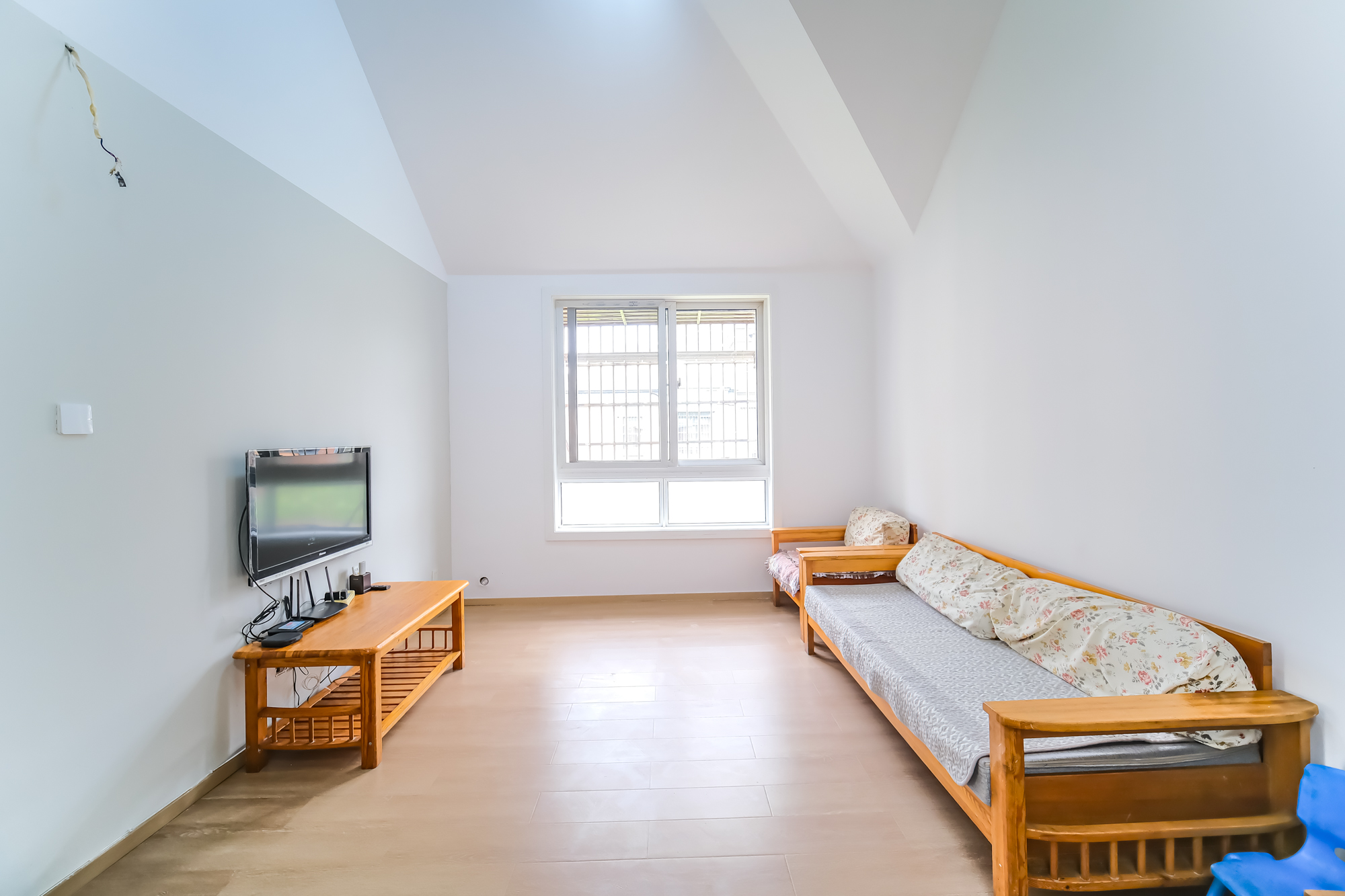 山水湾  2室1厅1卫    45.0万 山水湾  2室1厅1卫    45.0万客厅