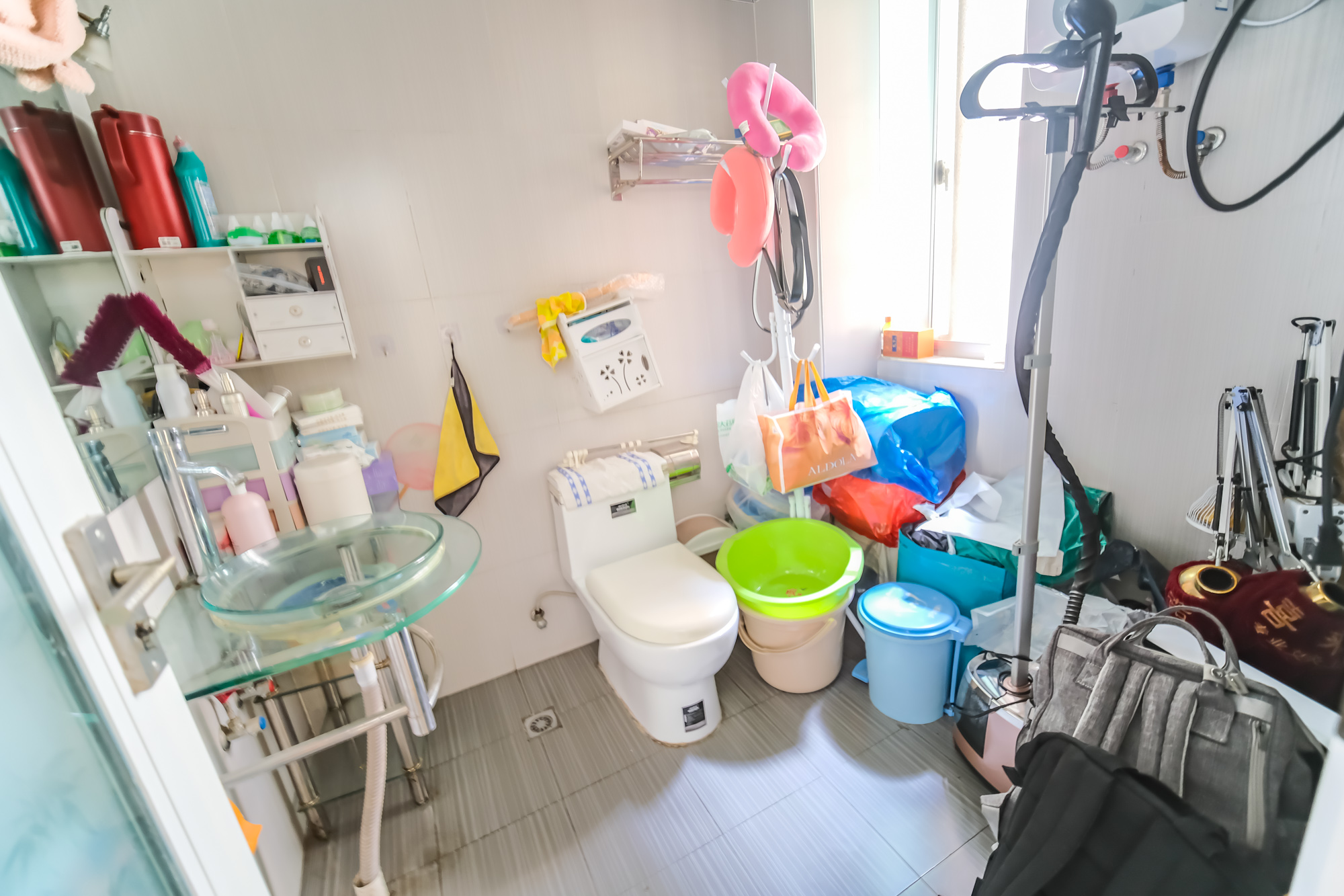 红树湾  3室2厅2卫   75.80万卫生间
