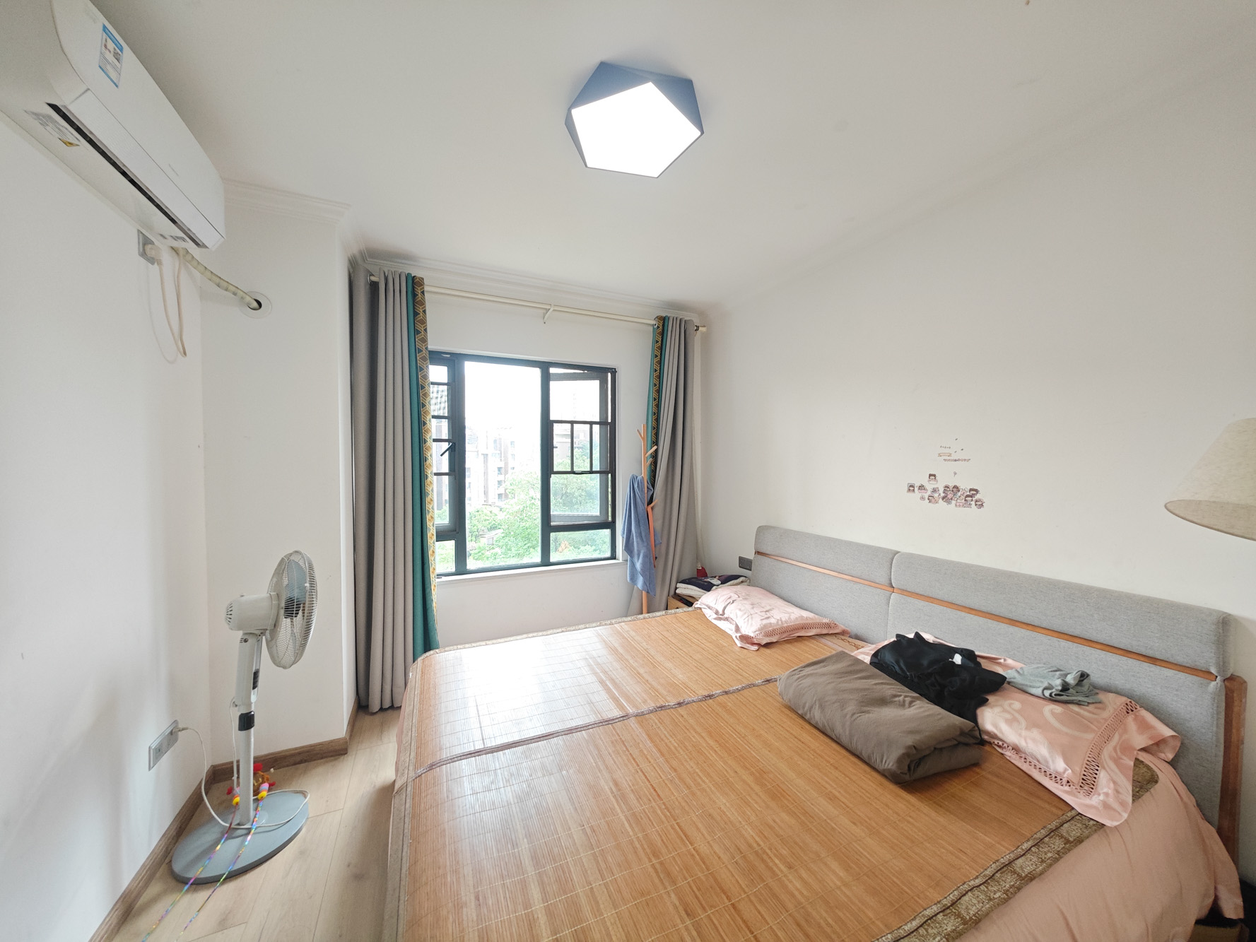 保利城(中航城国际社区、郡原美村) 1室0厅0卫 90.0万 保利城(中航城国际社区、郡原美村) 1室0厅0卫 90.0万卧室