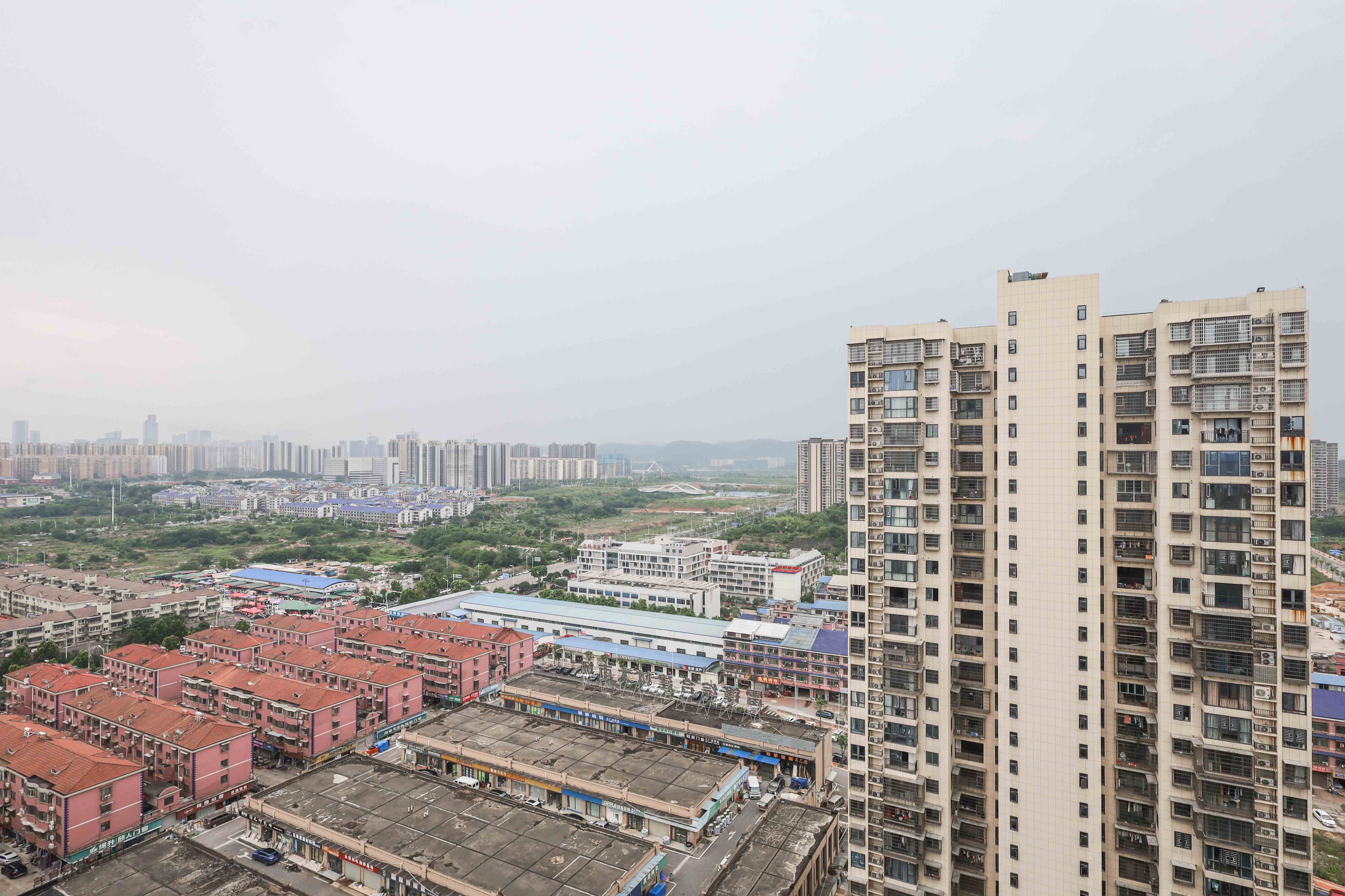 枫林雅苑（雷锋机电市场二期）  3室2厅2卫   79.80万阳台