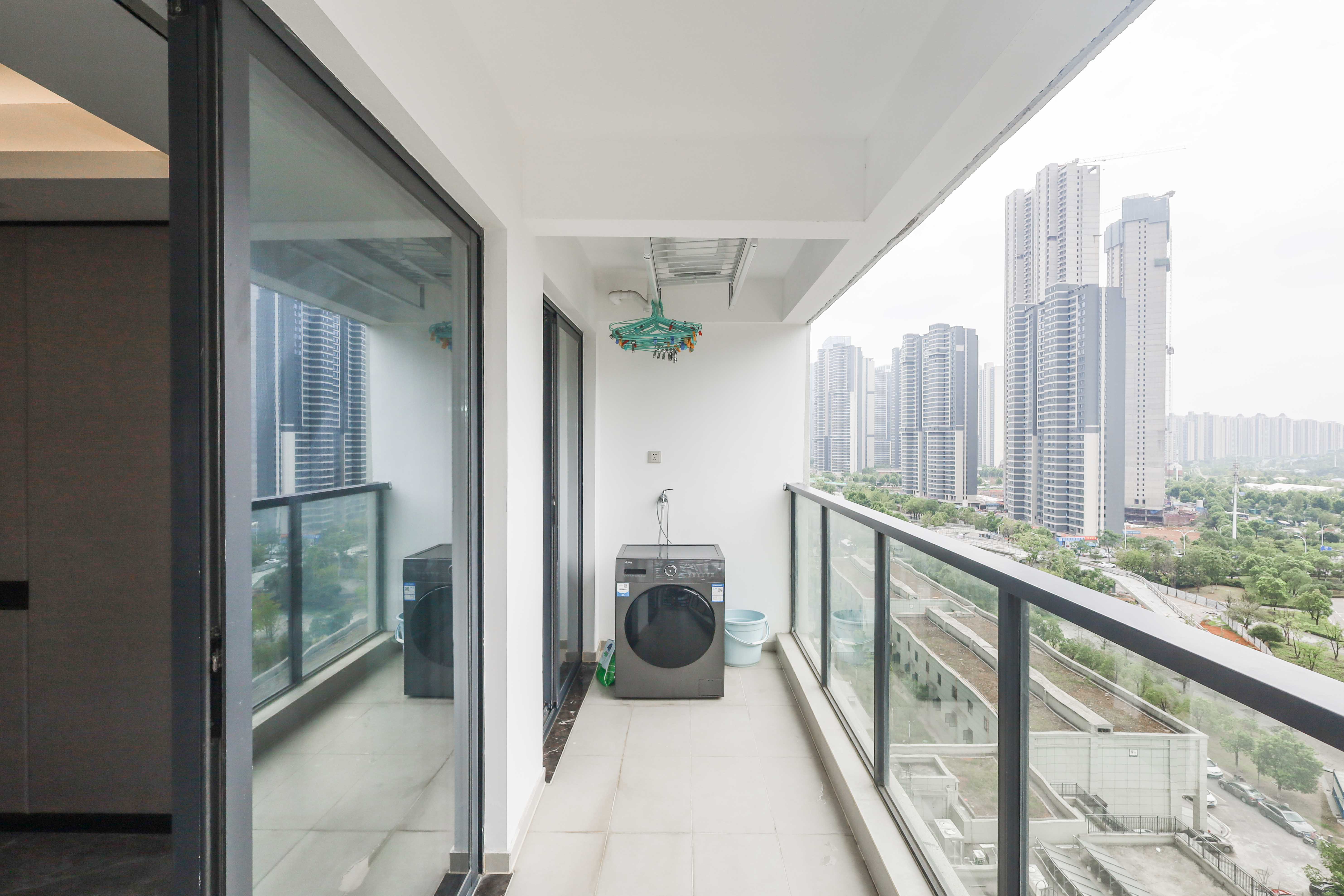 中国铁建湘语梅溪  3室2厅2卫   145.00万阳台
