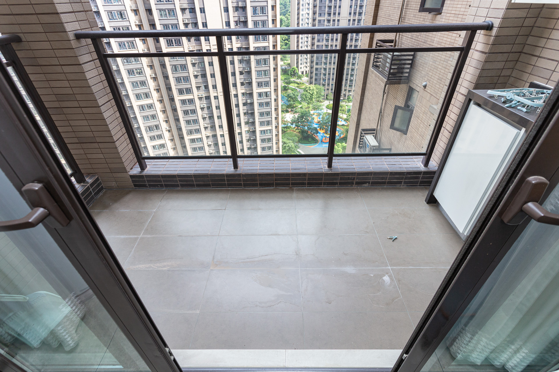 时代倾城四期 4室2厅2卫 120.00万 时代倾城四期 4室2厅2卫 120.00万阳台