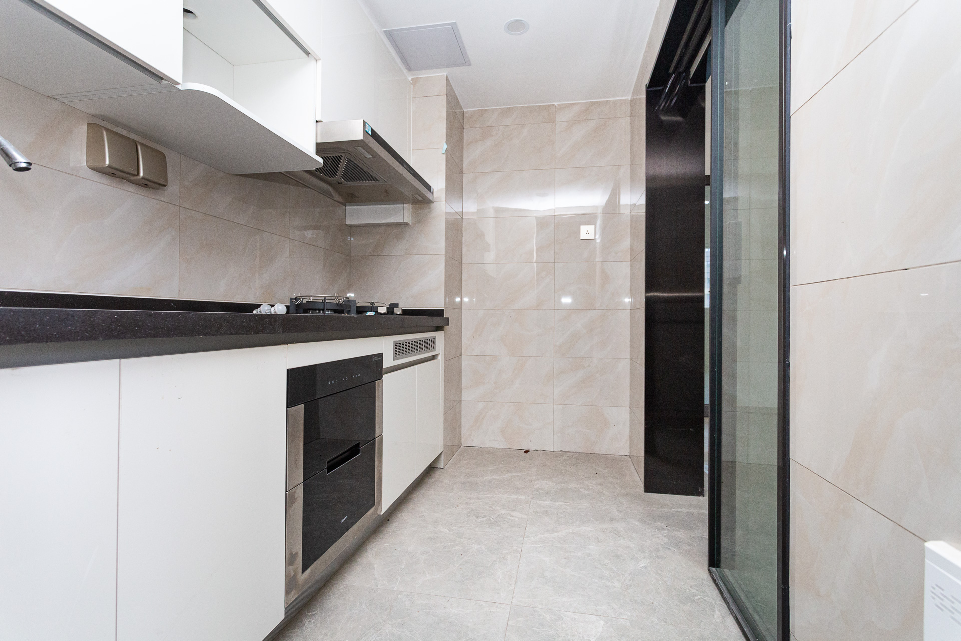 时代倾城四期 4室2厅2卫 102.8万 时代倾城四期 4室2厅2卫 102.8万厨房