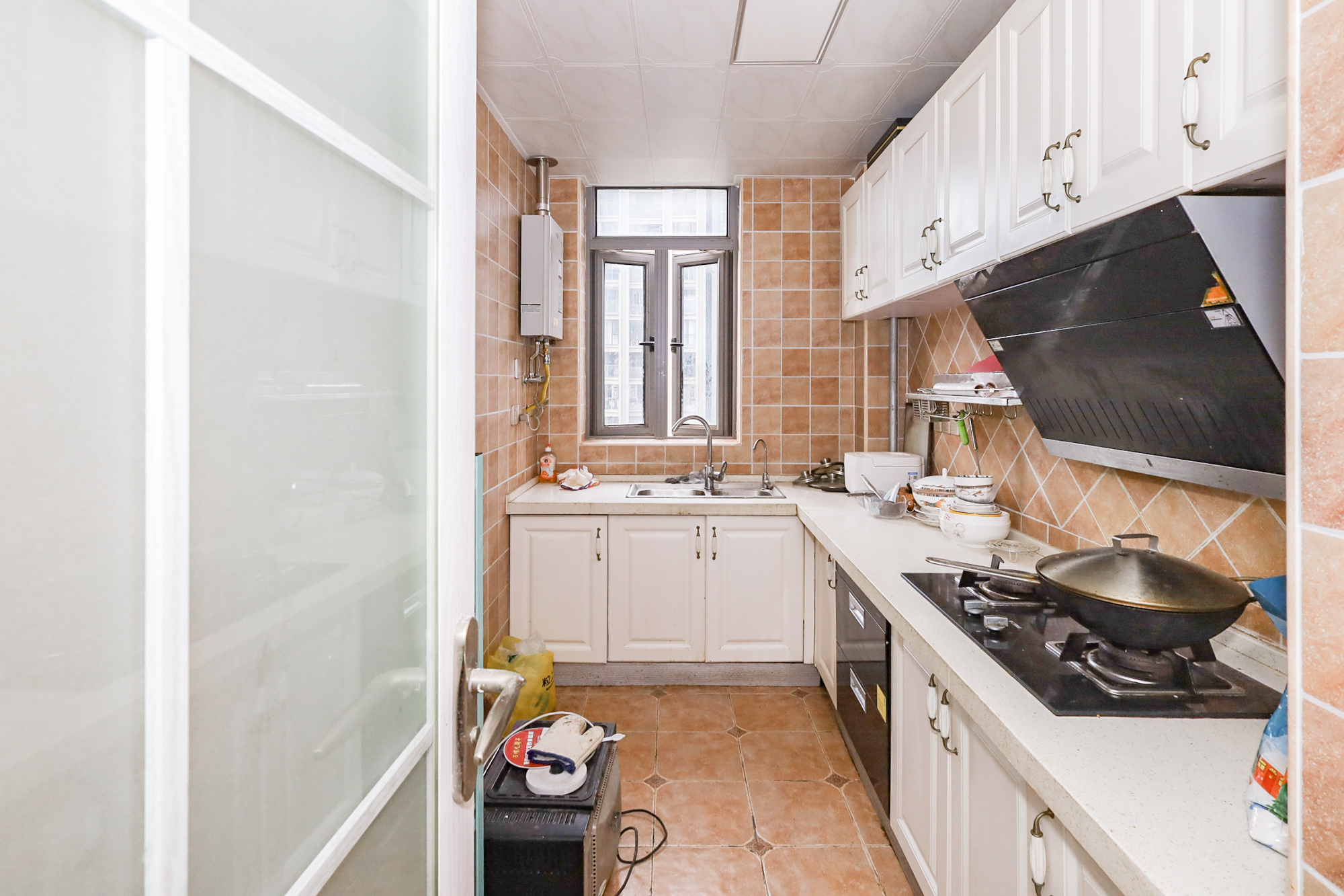 八方小区C区  3室2厅2卫    390.0万 八方小区C区  3室2厅2卫    390.0万厨房