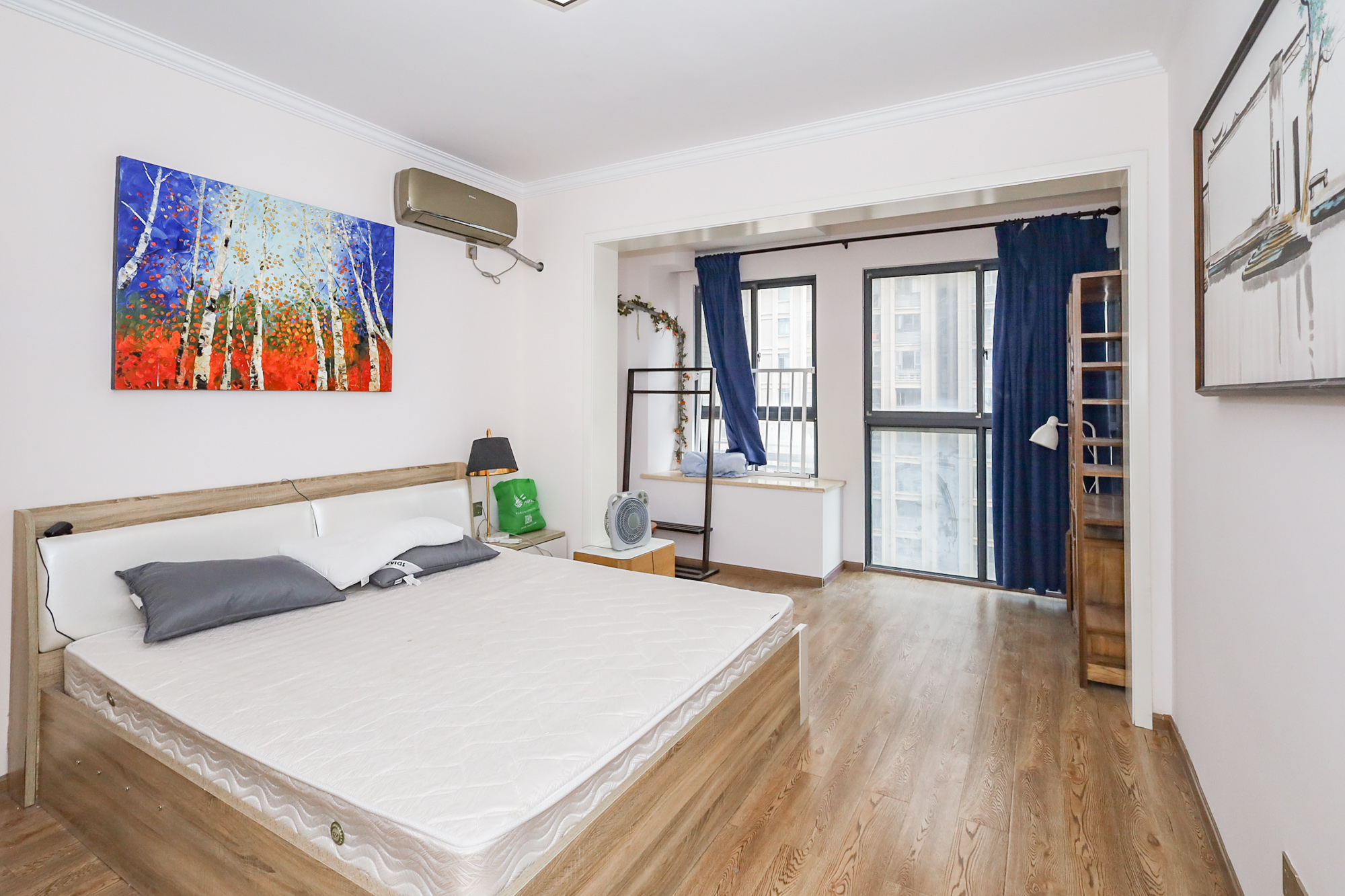 八方小区C区  3室2厅2卫    390.0万 八方小区C区  3室2厅2卫    390.0万卧室