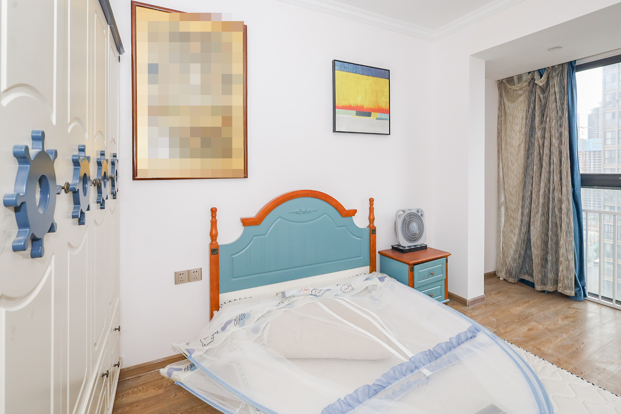 八方小区C区  3室2厅2卫    390.0万 八方小区C区  3室2厅2卫    390.0万卧室