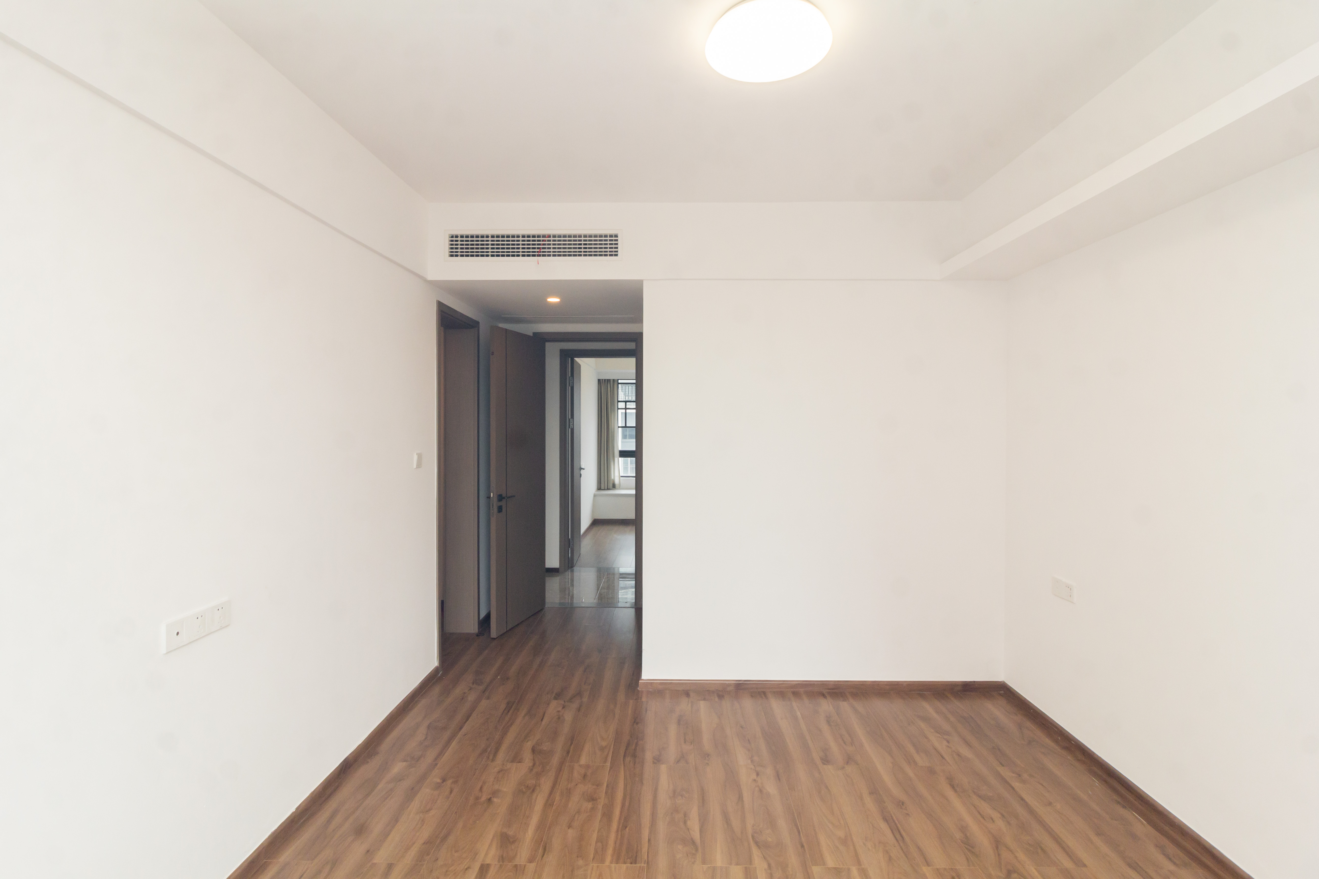 金茂建发观悦  4室2厅2卫    193.0万卧室