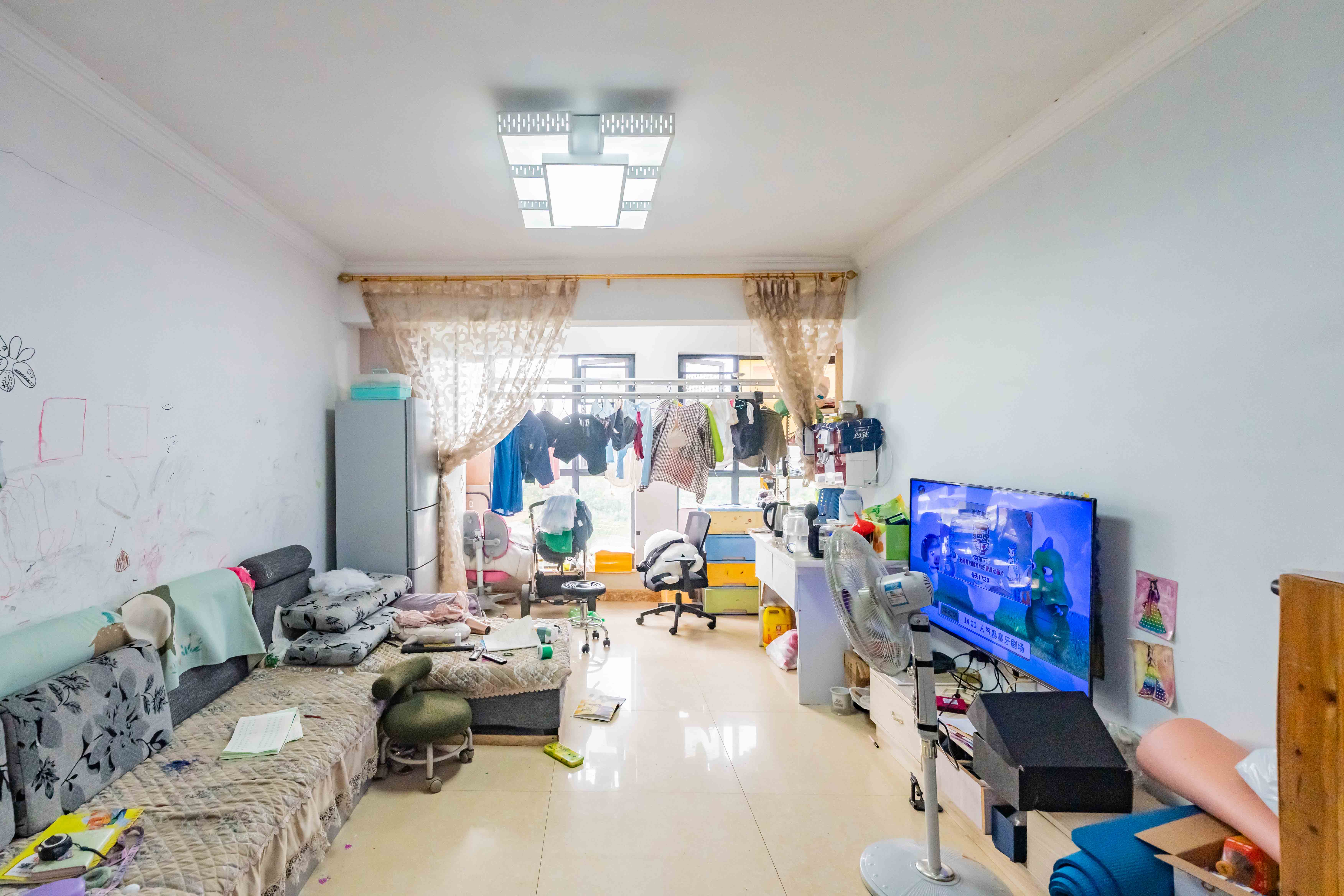 悦湖山 3室2厅1卫 70.00万 悦湖山 3室2厅1卫 70.00万客厅