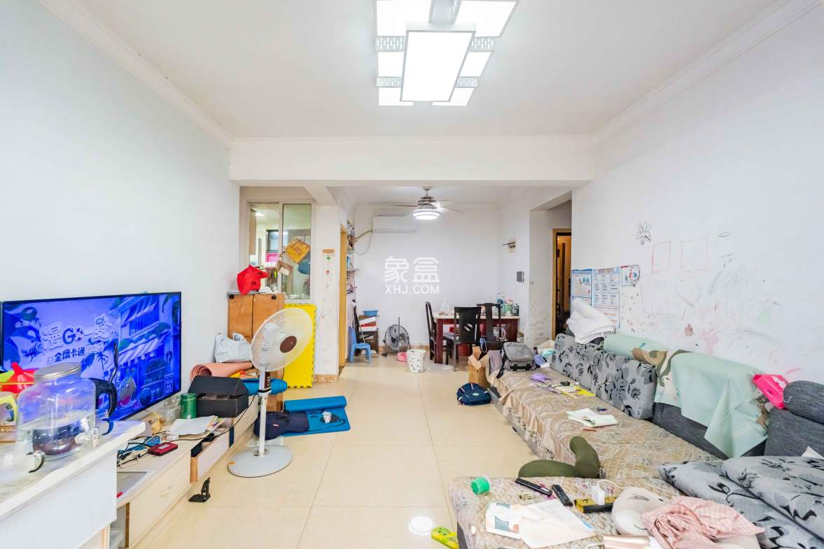 悦湖山 3室2厅1卫 70.00万 悦湖山 3室2厅1卫 70.00万客厅