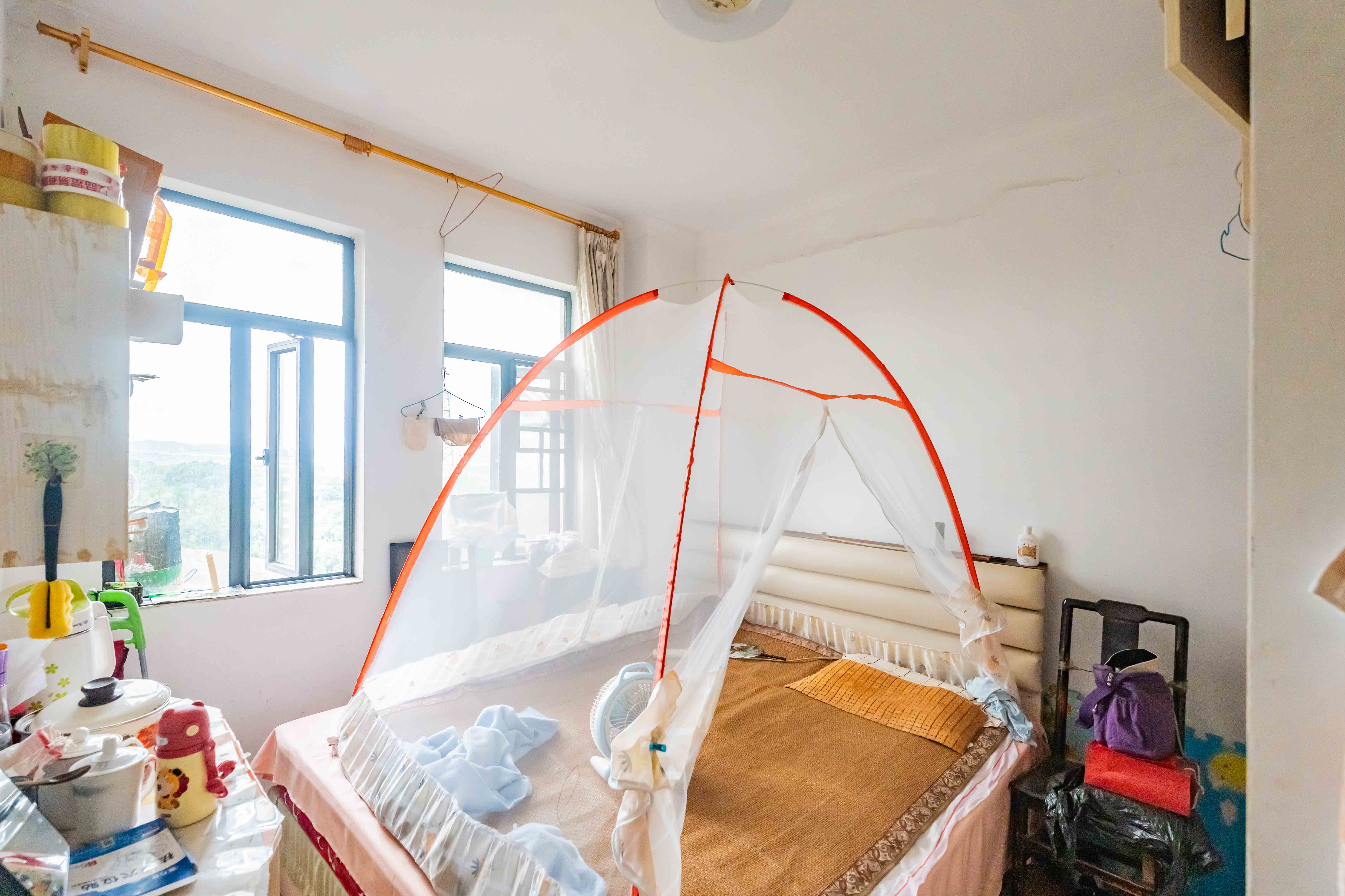 悦湖山 3室2厅1卫 70.00万 悦湖山 3室2厅1卫 70.00万卧室