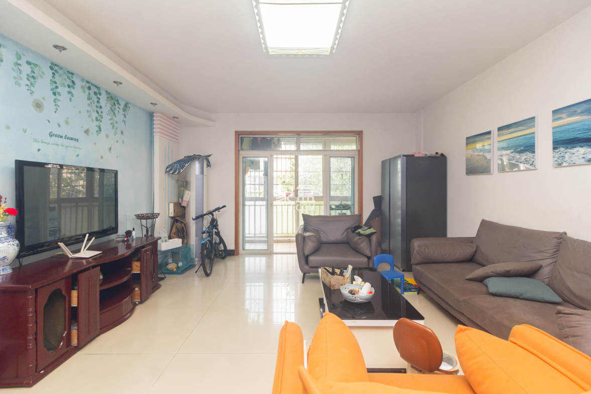 创业乐园 3室2厅2卫 60.0万 创业乐园 3室2厅2卫 60.0万客厅