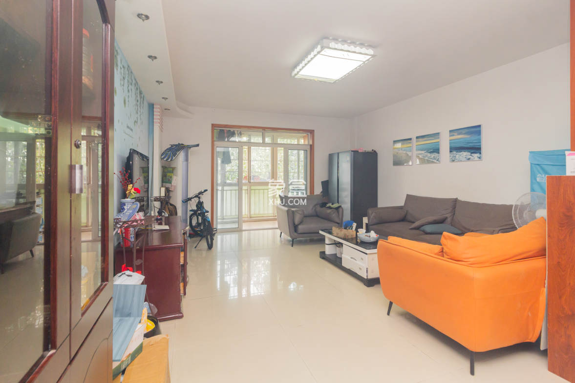 创业乐园 3室2厅2卫 60.0万 创业乐园 3室2厅2卫 60.0万客厅